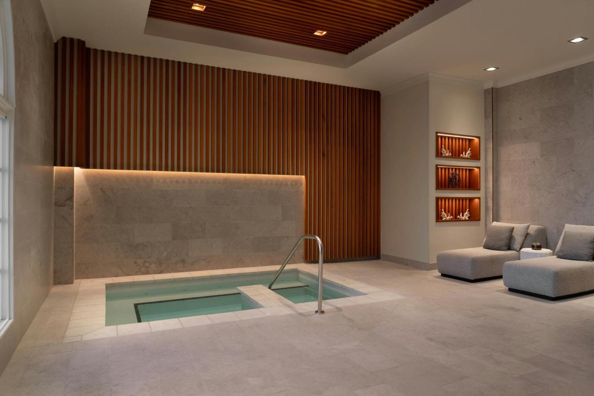 The Ritz-carlton, 5*