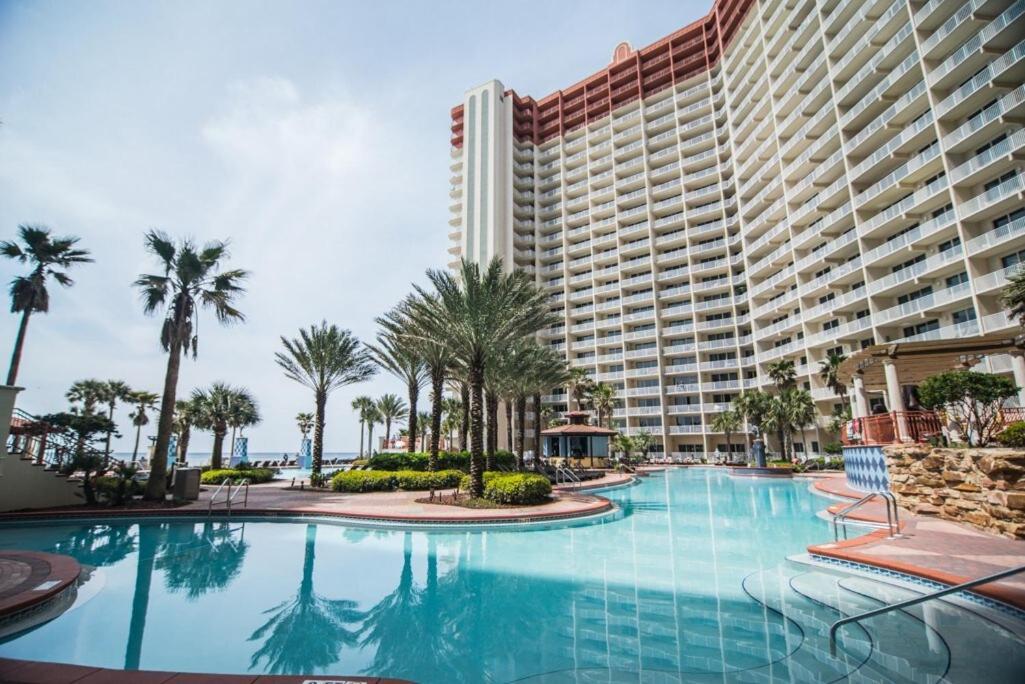 Pelican's Pointe At The Shores