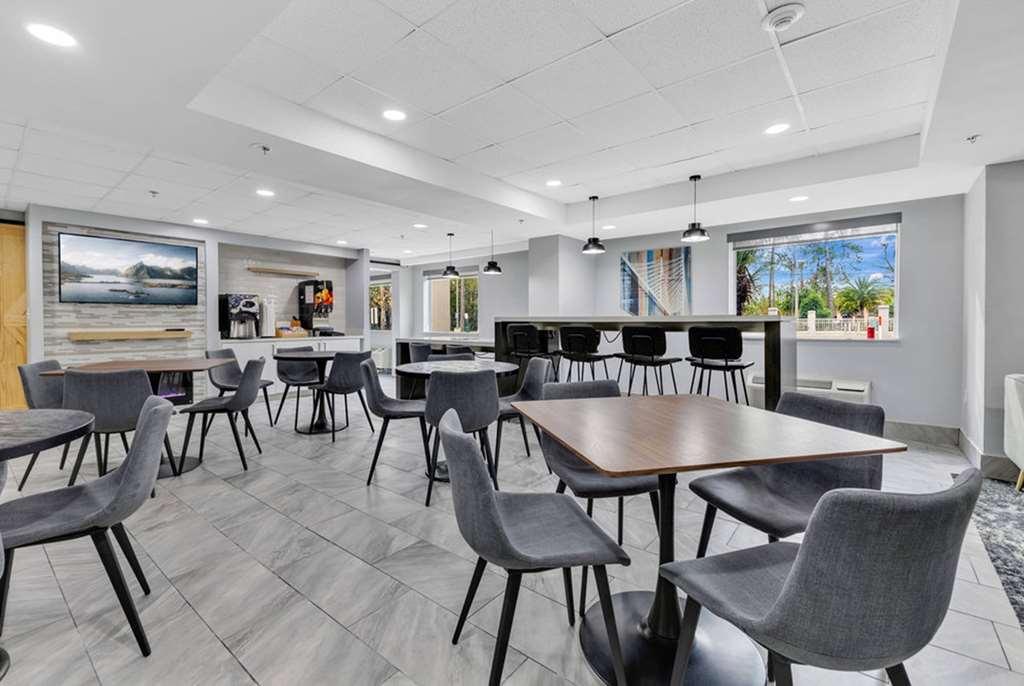 Hotel La Quinta & By Wyndham Mandarin 3*