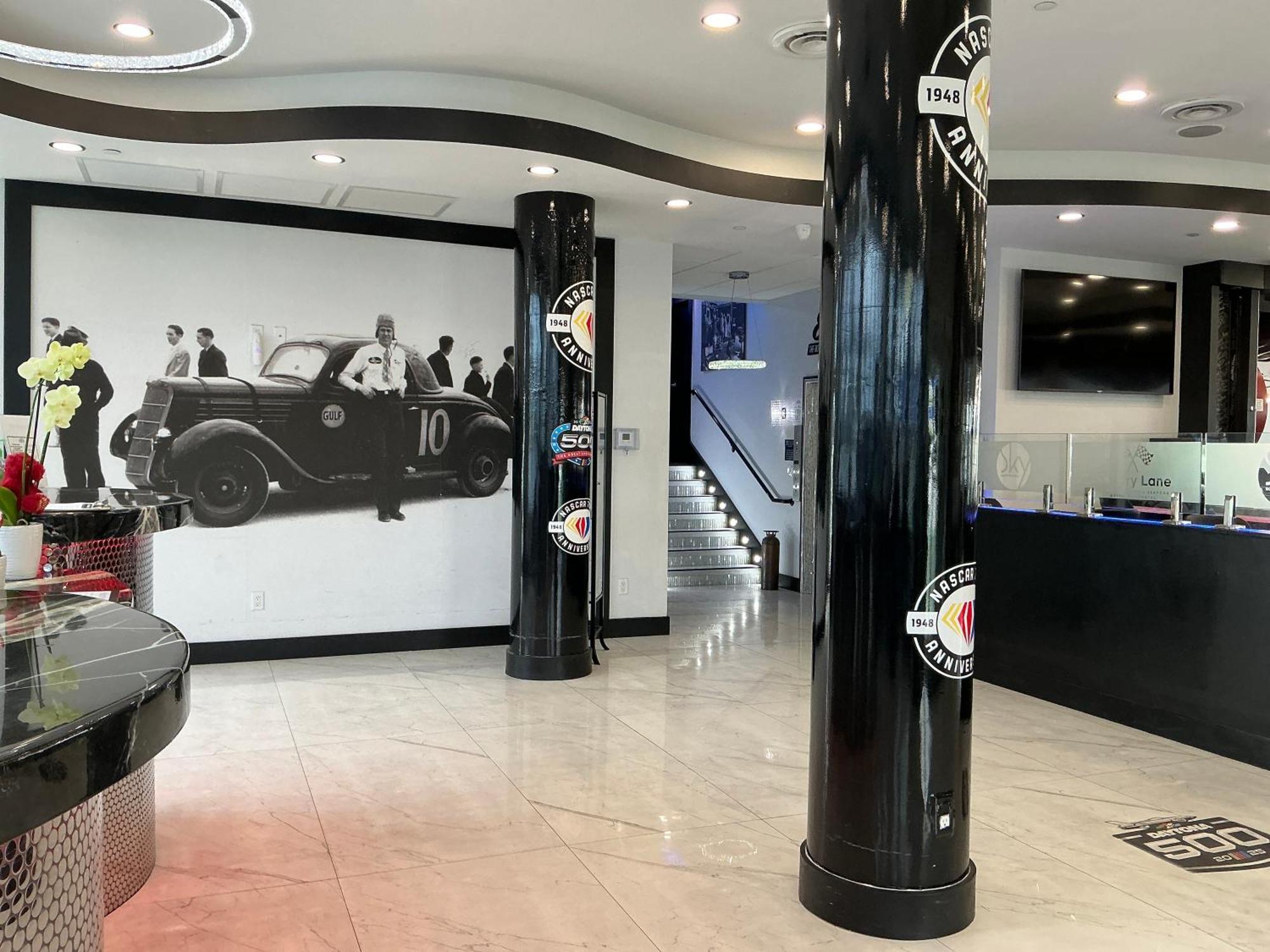 Hotel Streamline In