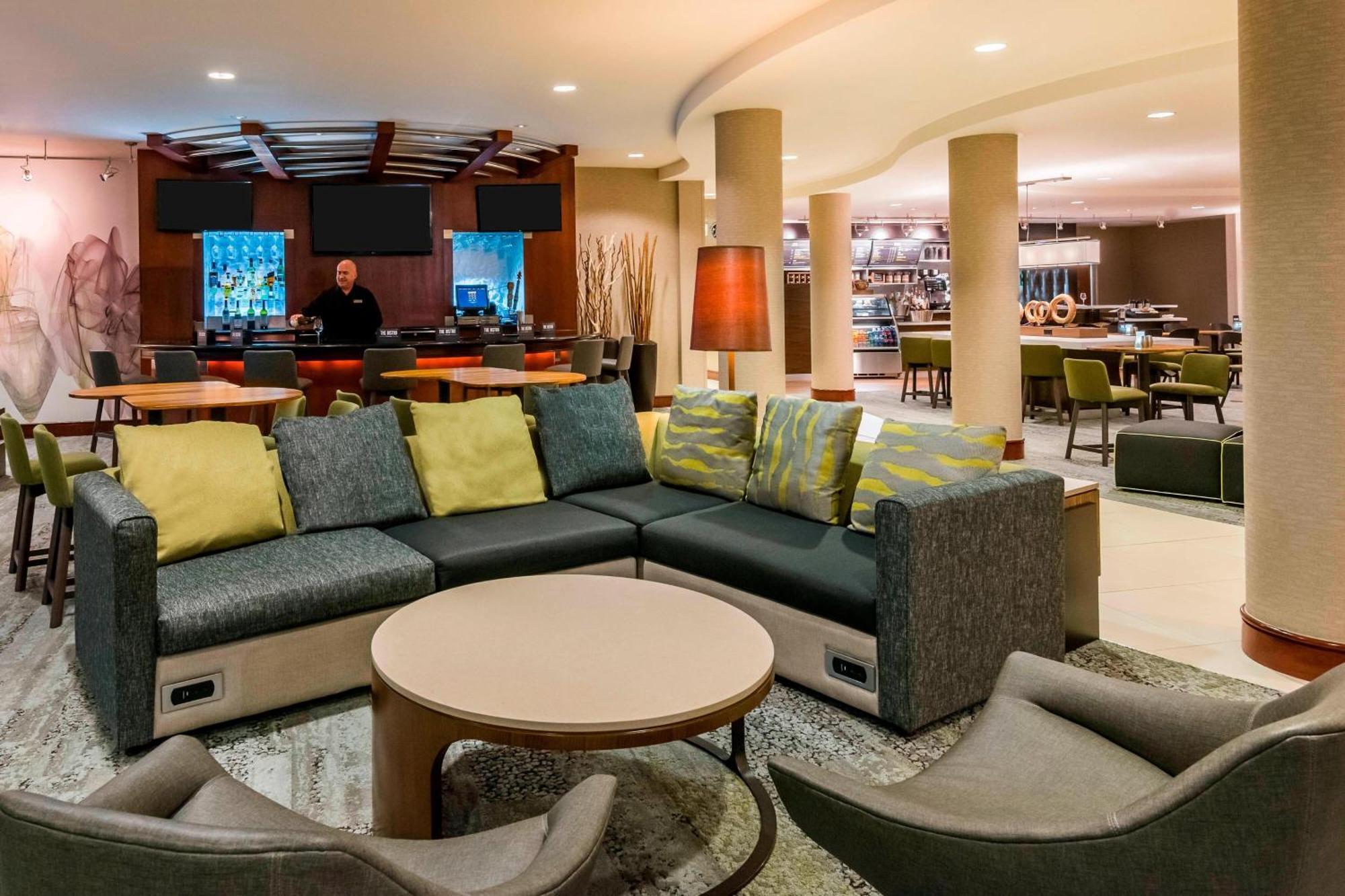 Courtyard Myers At I-75 And Gulf Coast Town Center 3* Estero