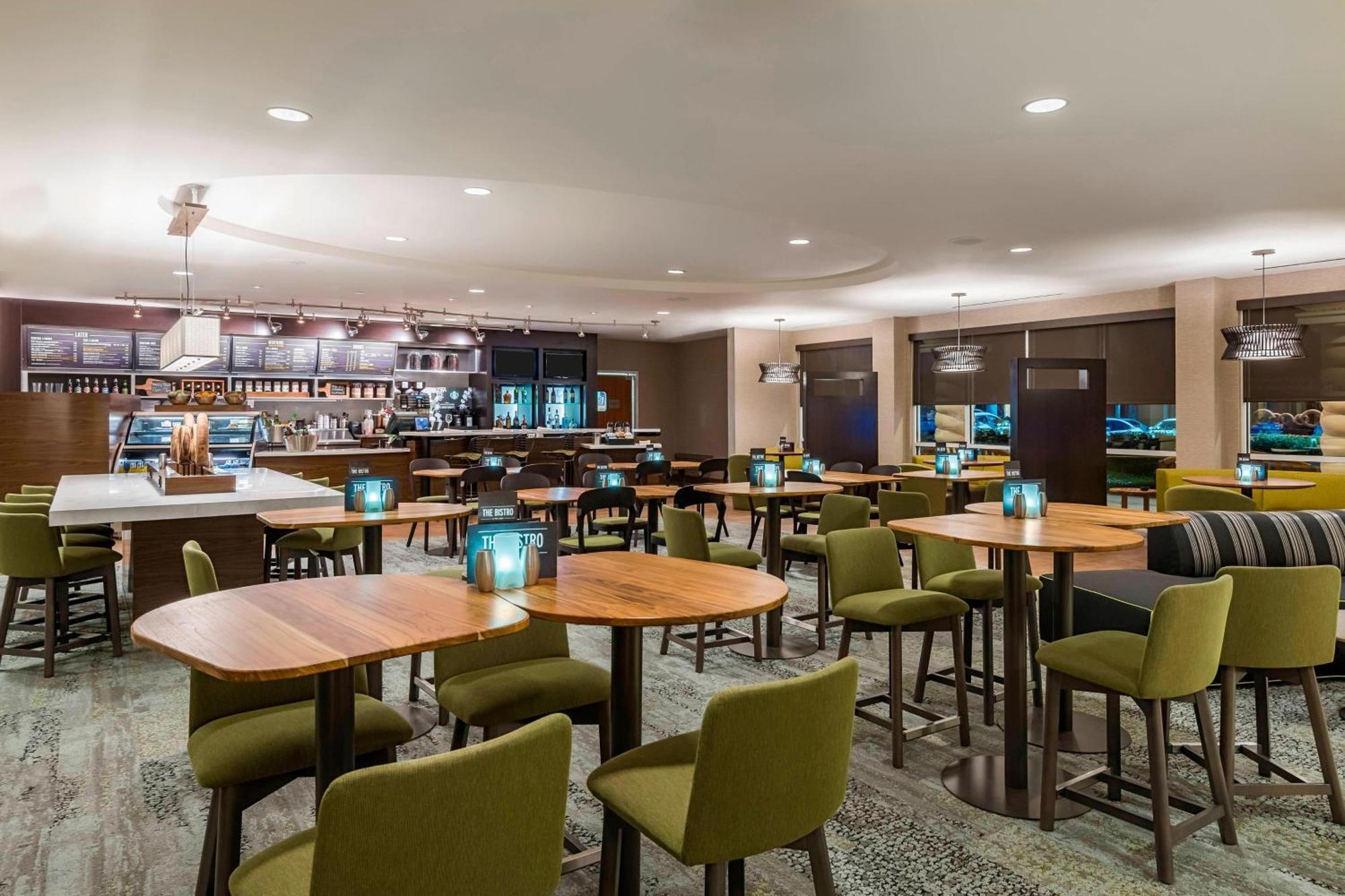 Courtyard Myers At I-75 And Gulf Coast Town Center Hotel