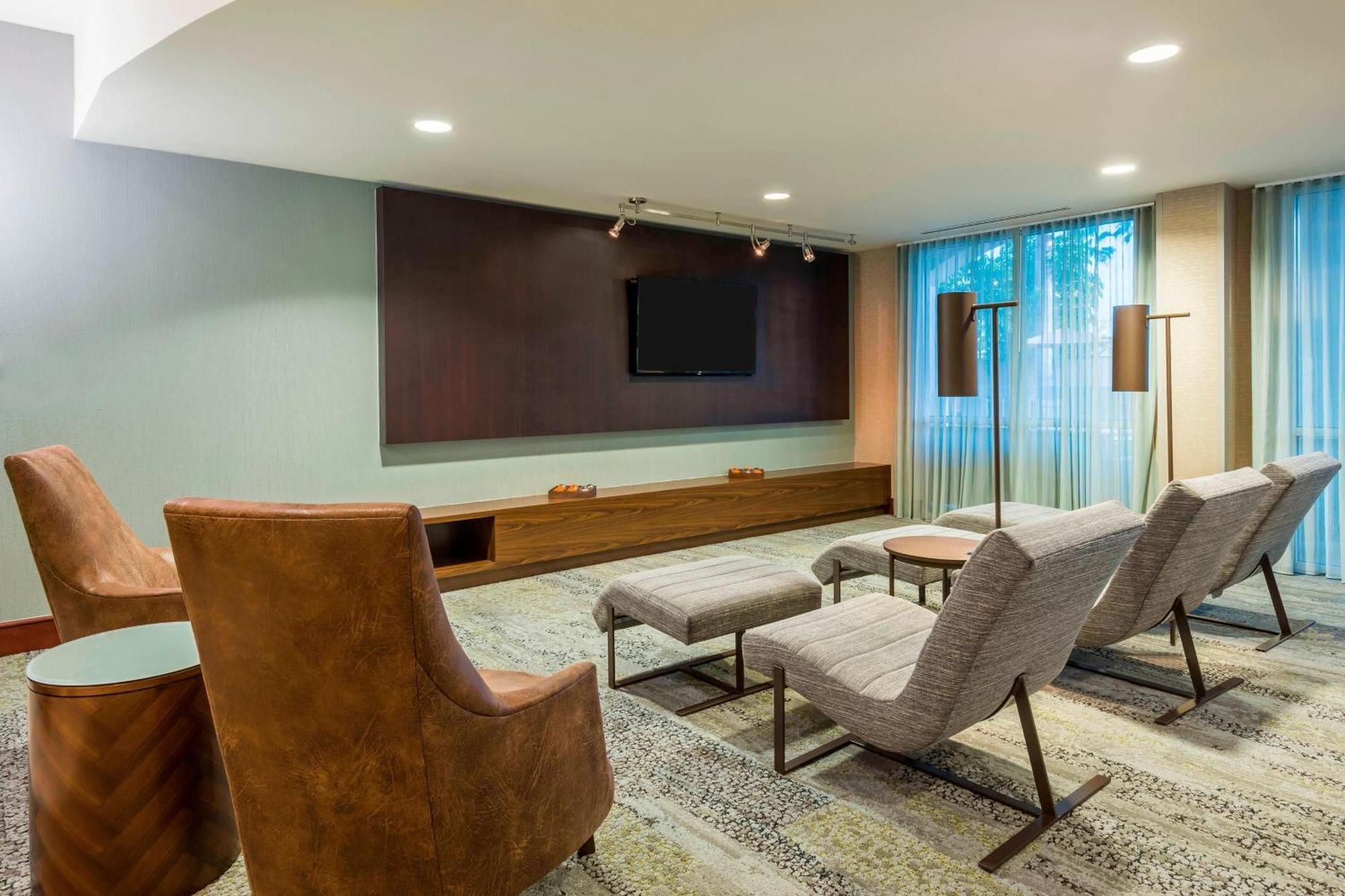 Courtyard Myers At I-75 And Gulf Coast Town Center Hotel Estero