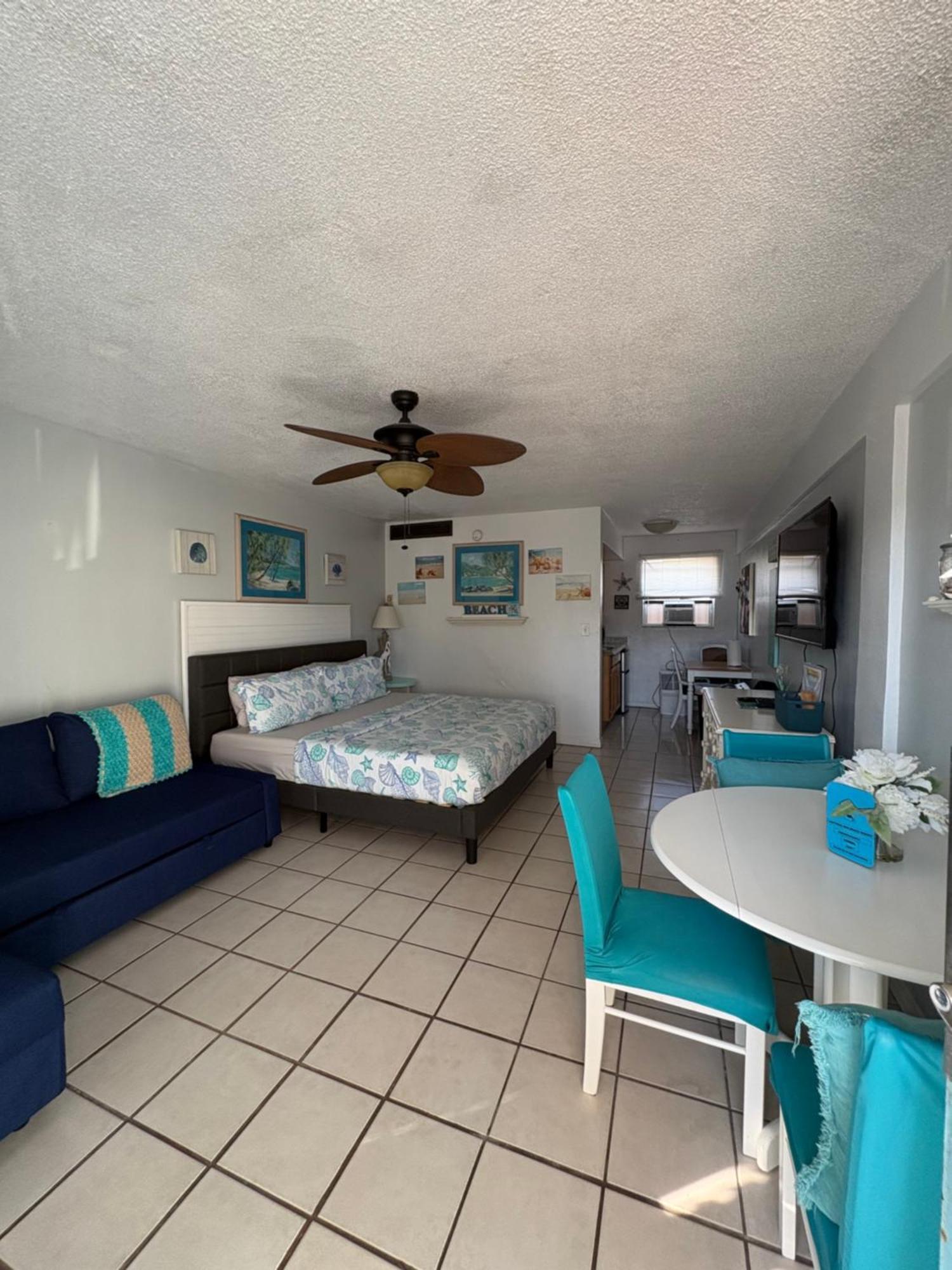Turquoise Retreat~king Bed~daytona Aparthotel *