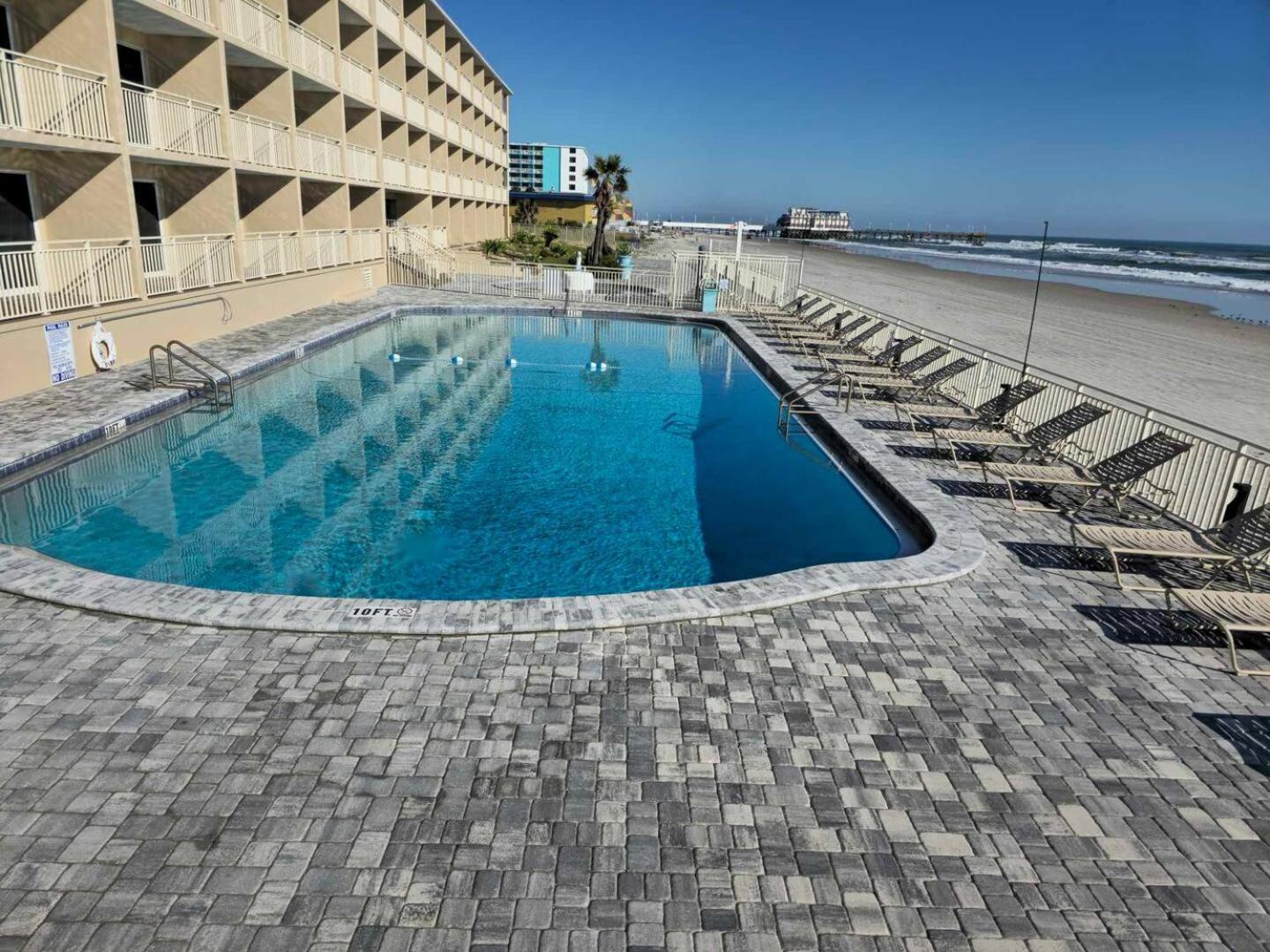 Aparthotel Turquoise Retreat~king Bed~daytona Daytona Beach