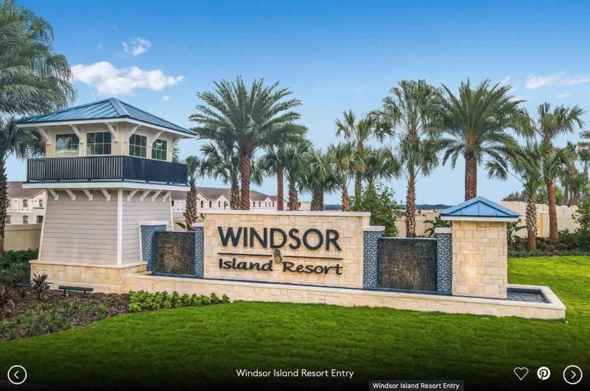 Holiday home Brand New Windsor Island 10br Mansion Pool