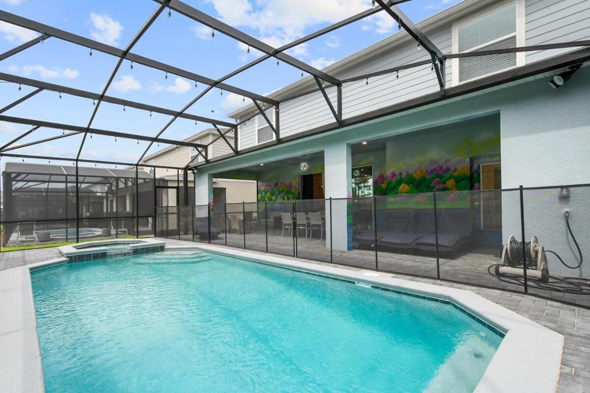 Brand New Windsor Island 10br Mansion Pool Holiday home Davenport