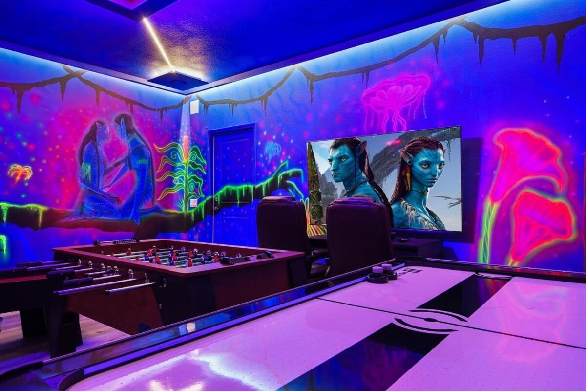 Brand New Windsor Island 10br Mansion Pool