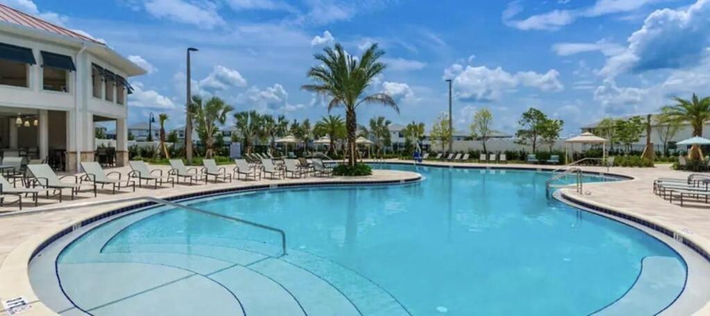 Holiday home Brand New Storey 5 Bedroom With Pool
