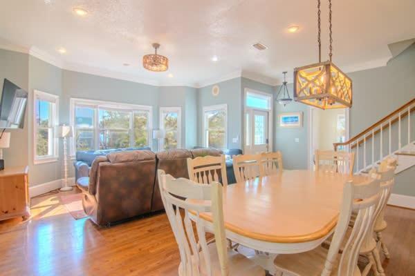 Pet Friendly- St George Island Sleeps 13- Pool Holiday home
