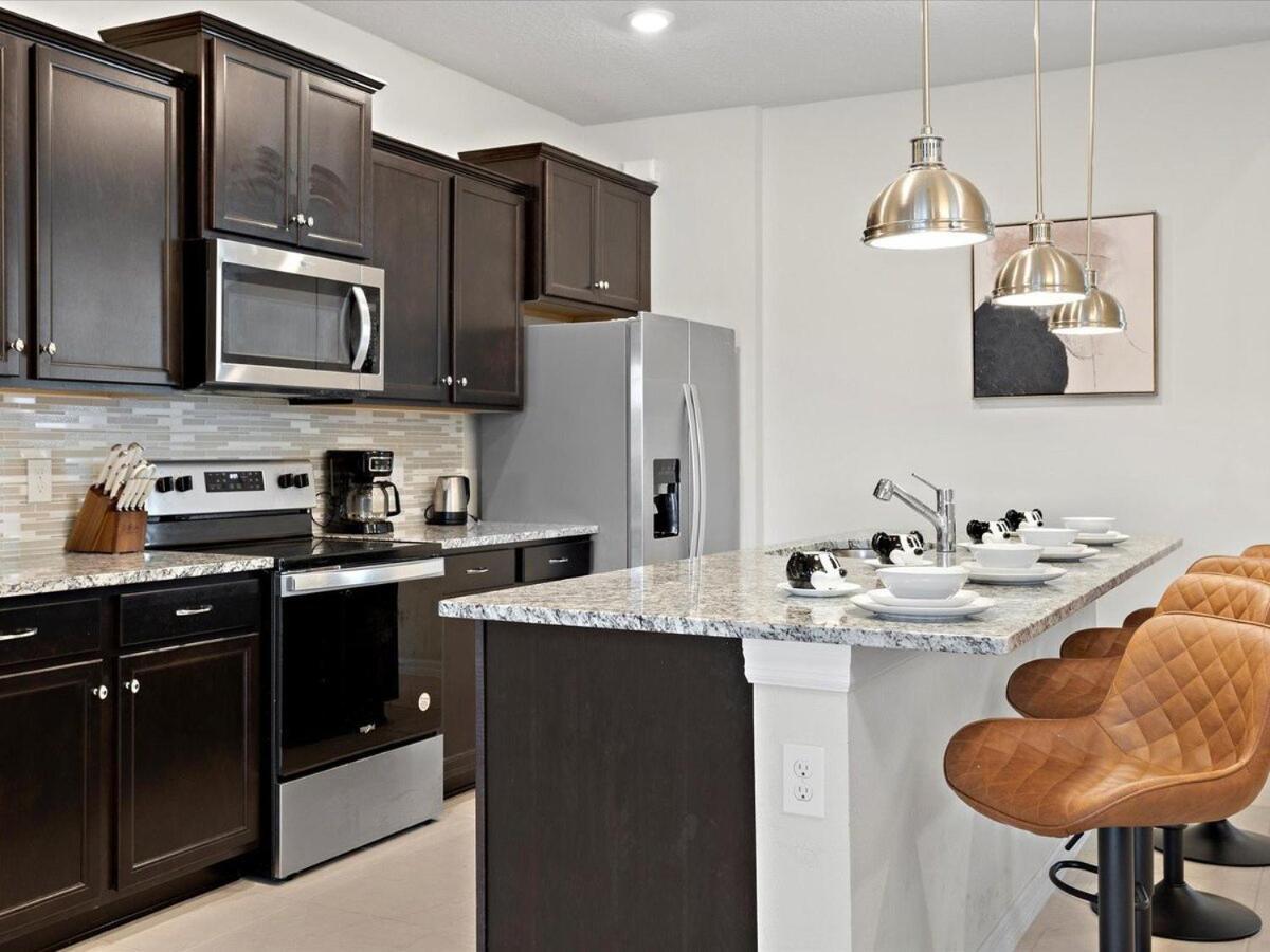 Brand New 7br In Windsor Island Holiday home