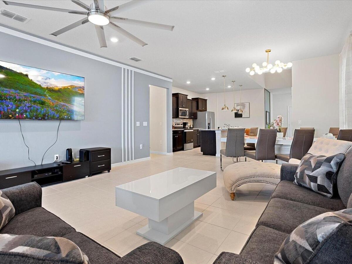 Brand New 7br In Windsor Island Holiday home Davenport