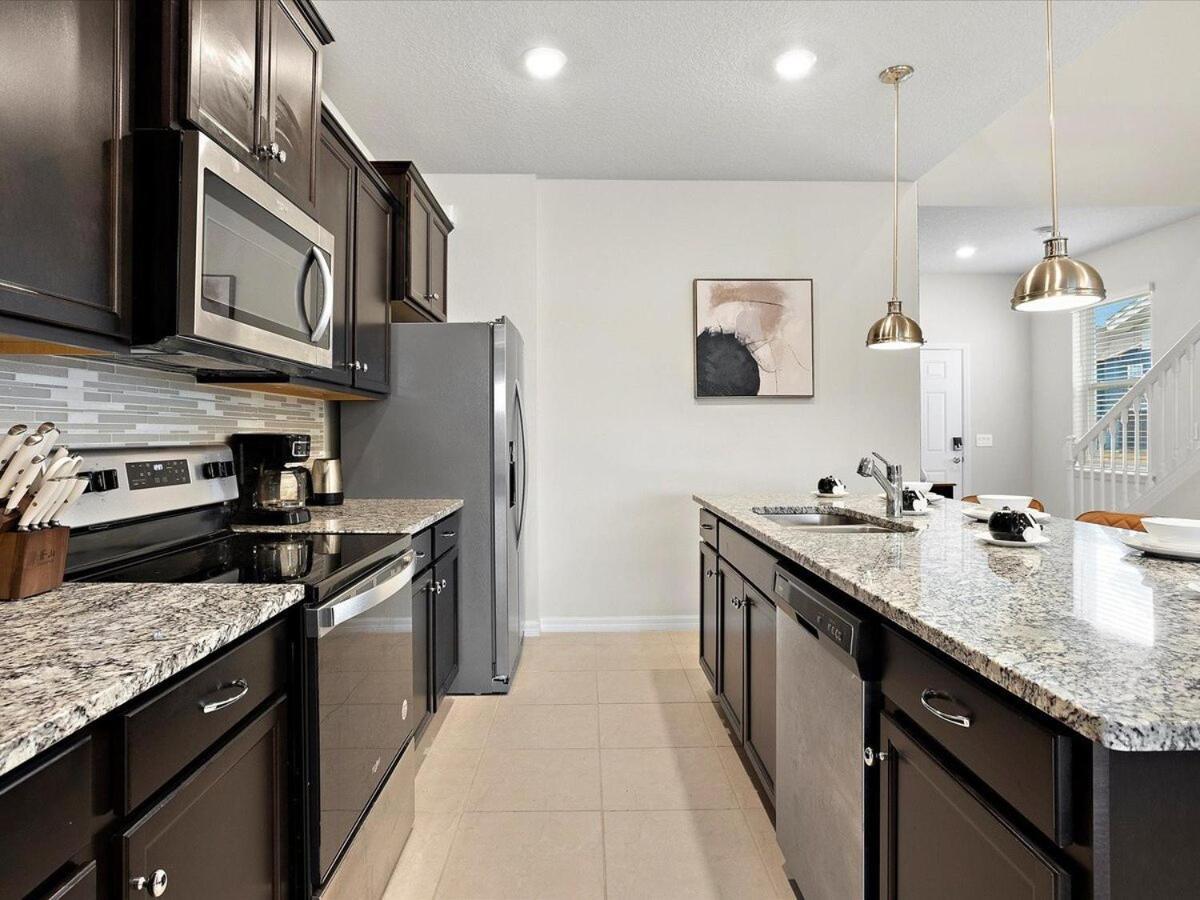 Brand New 7br In Windsor Island Davenport