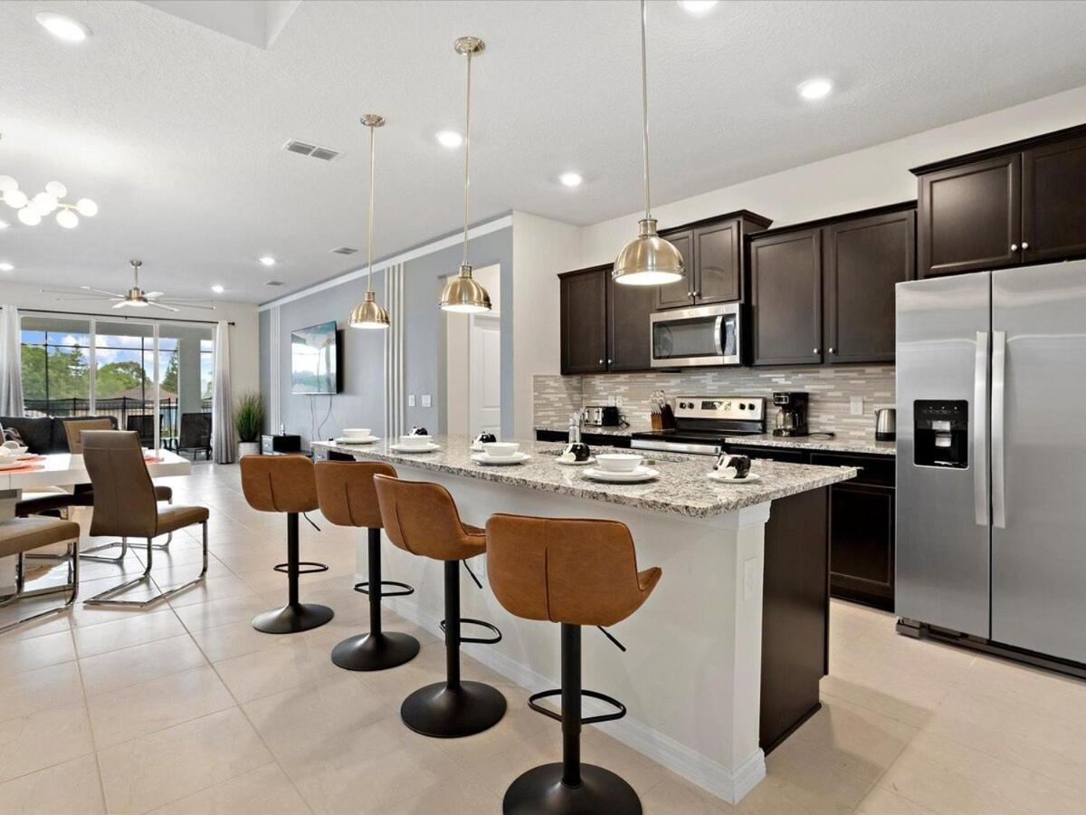 Brand New 7br In Windsor Island Holiday home