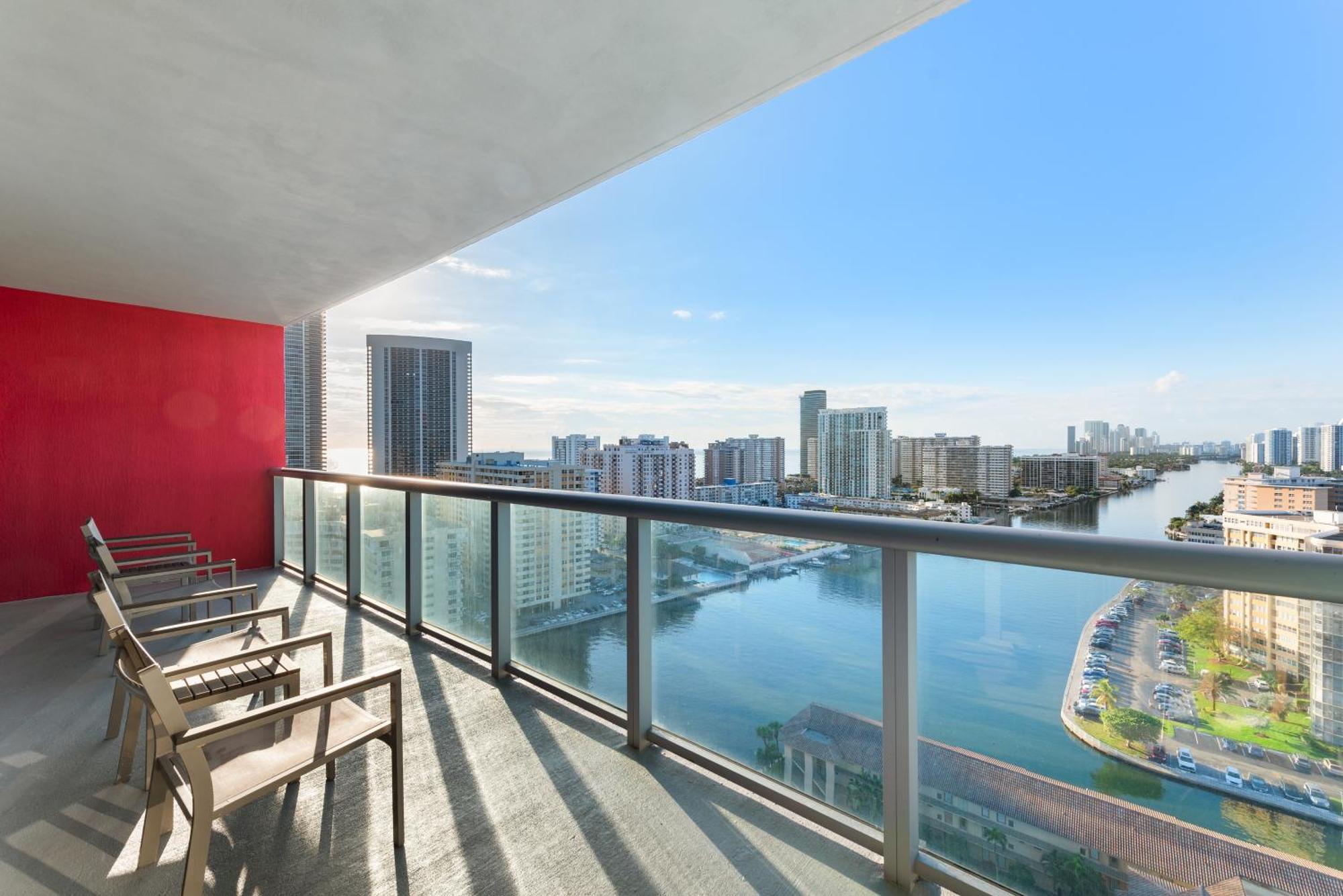 Water View Building With Pool - 5-min Walk To The Aparthotel
