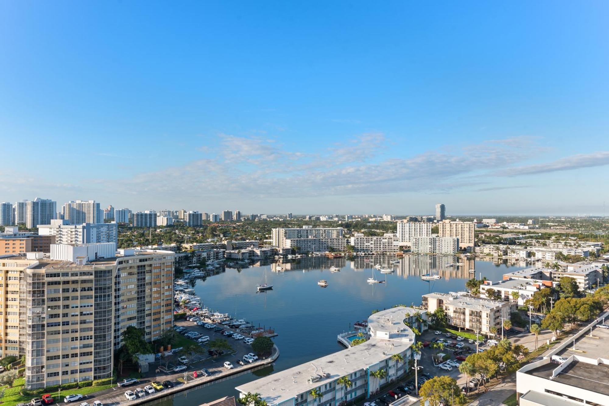 Water View Building With Pool - 5-min Walk To The *