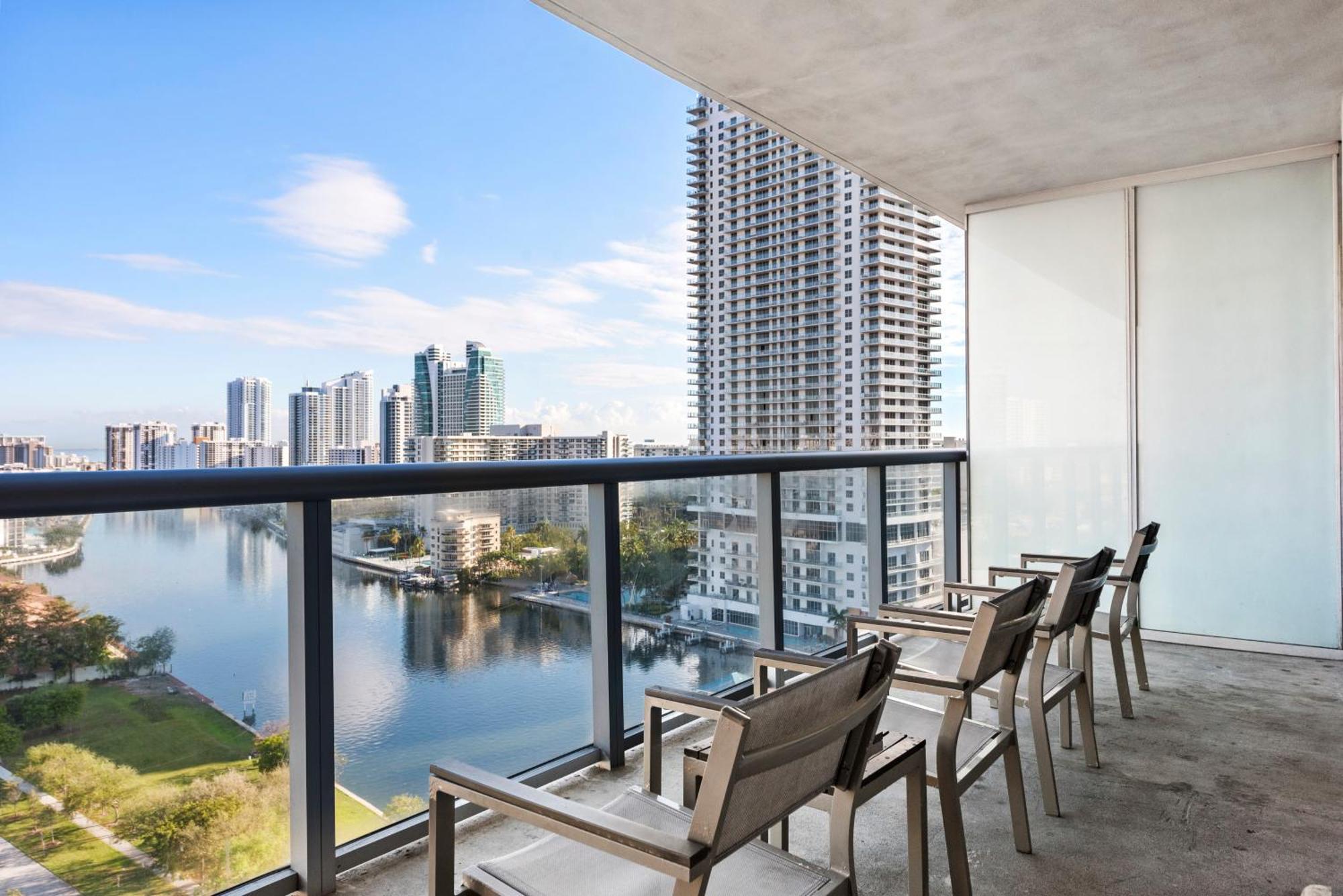 Water View Building With Pool - 5-min Walk To The Aparthotel *