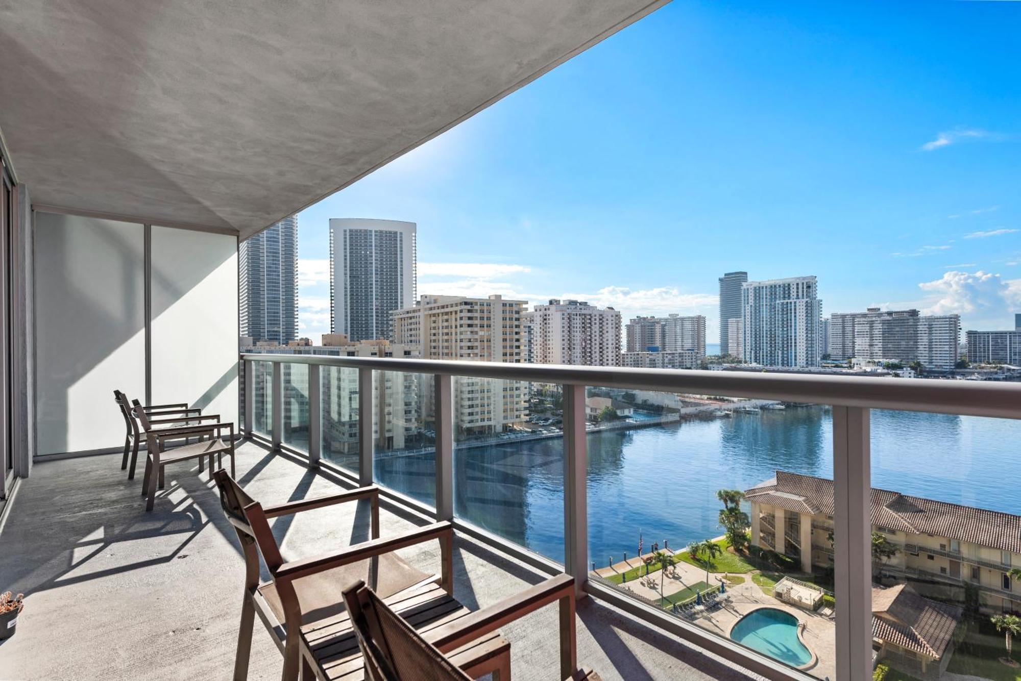 Water View Building With Pool - 5-min Walk To The Aparthotel *