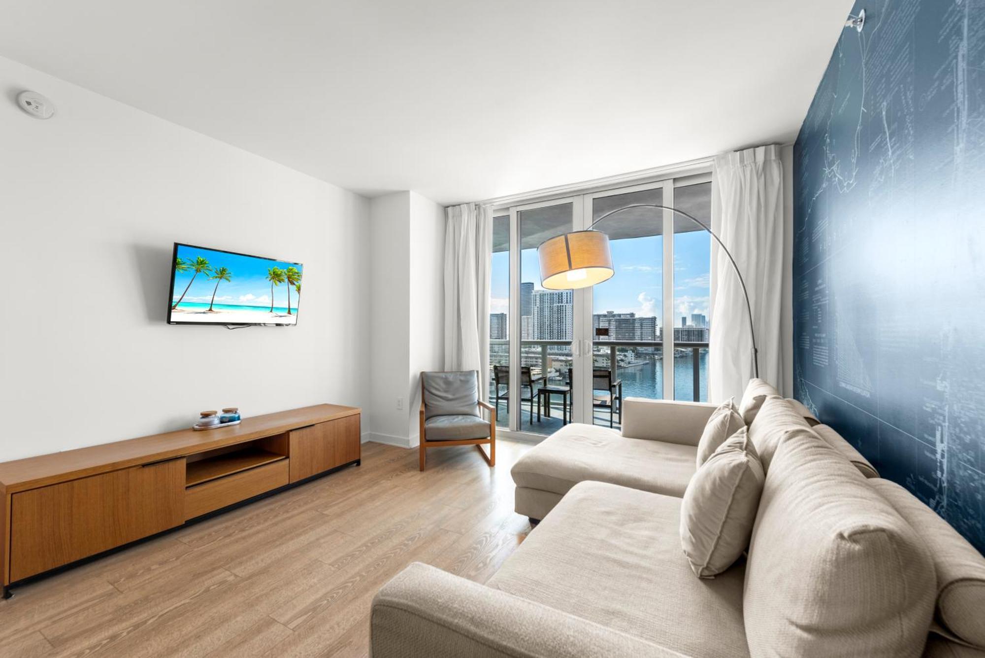 Water View Building With Pool - 5-min Walk To The *