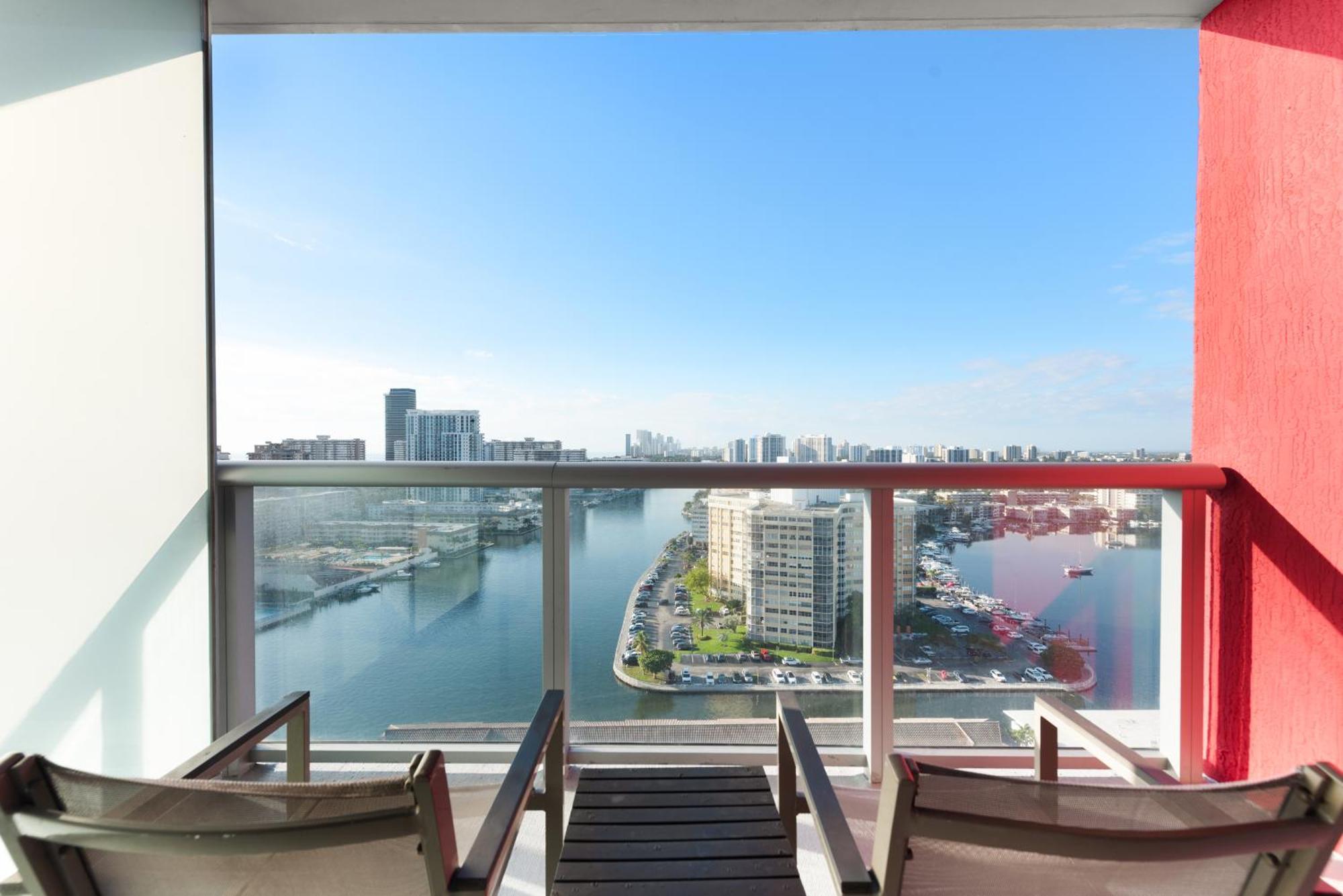 Water View Building With Pool - 5-min Walk To The - Cozy Aparthotel *