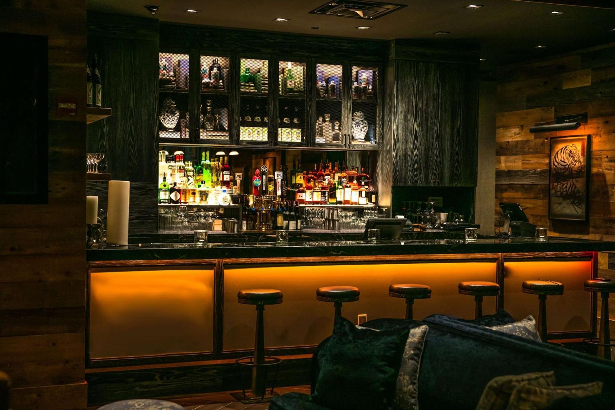 Resort The Diplomat Hollywood, Curio Collection By Hilton