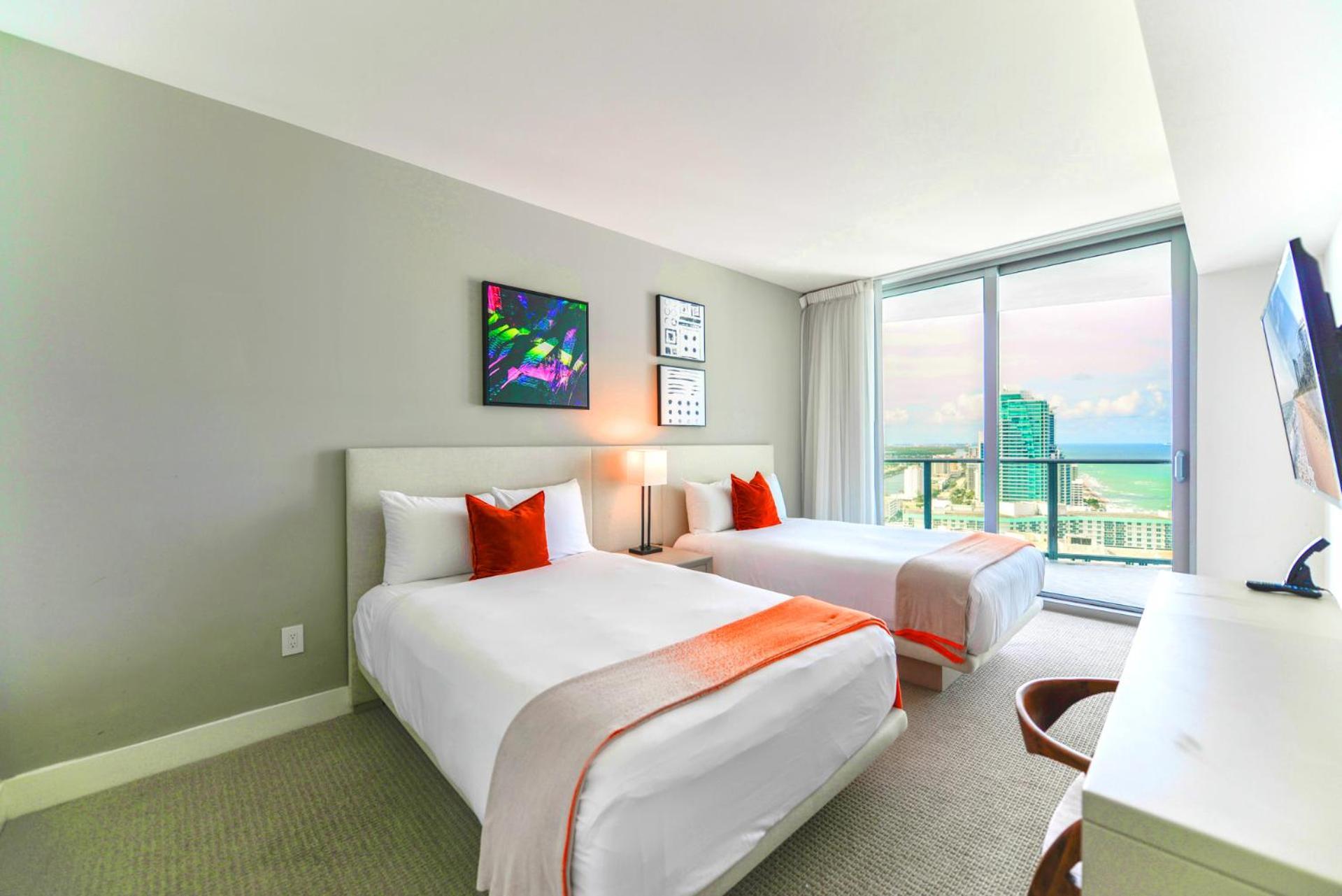 Beachfront Paradise To Spend Time W The Family Apartment Hollywood
