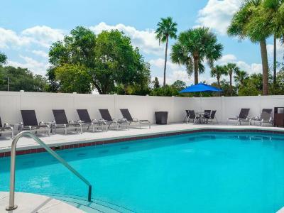 Hotel Fairfield & By Marriott Orlando Buena Vista 3*