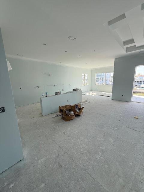 New Luxury Build W/ Pool, Hot Tub & Canal Views Fort Myers Beach