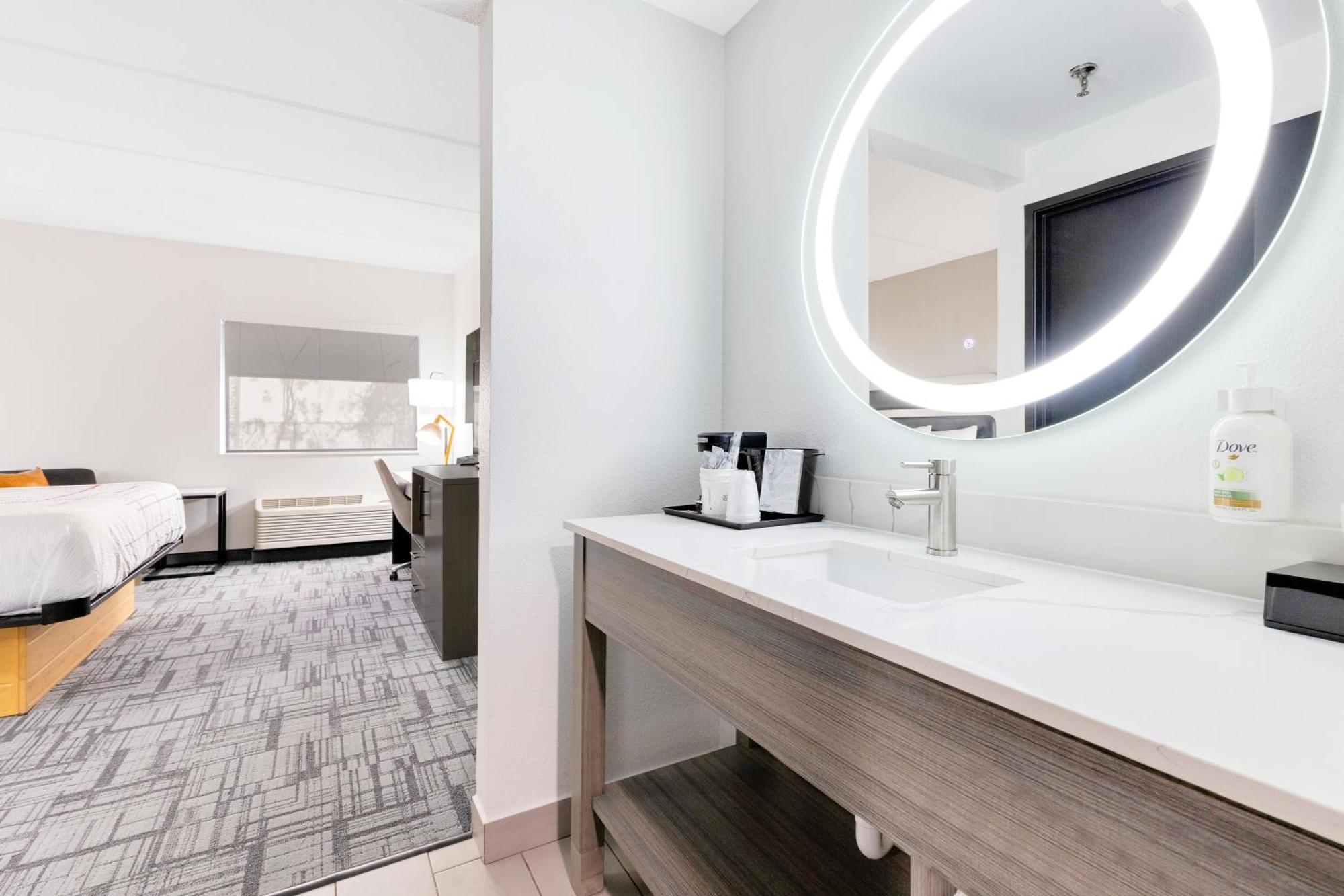 Hotel La Quinta & By Wyndham Mandarin