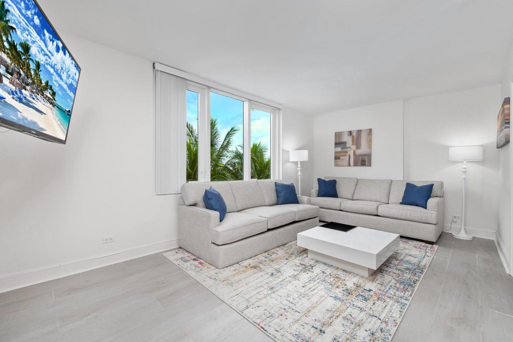 Private At Roney Palace - 328