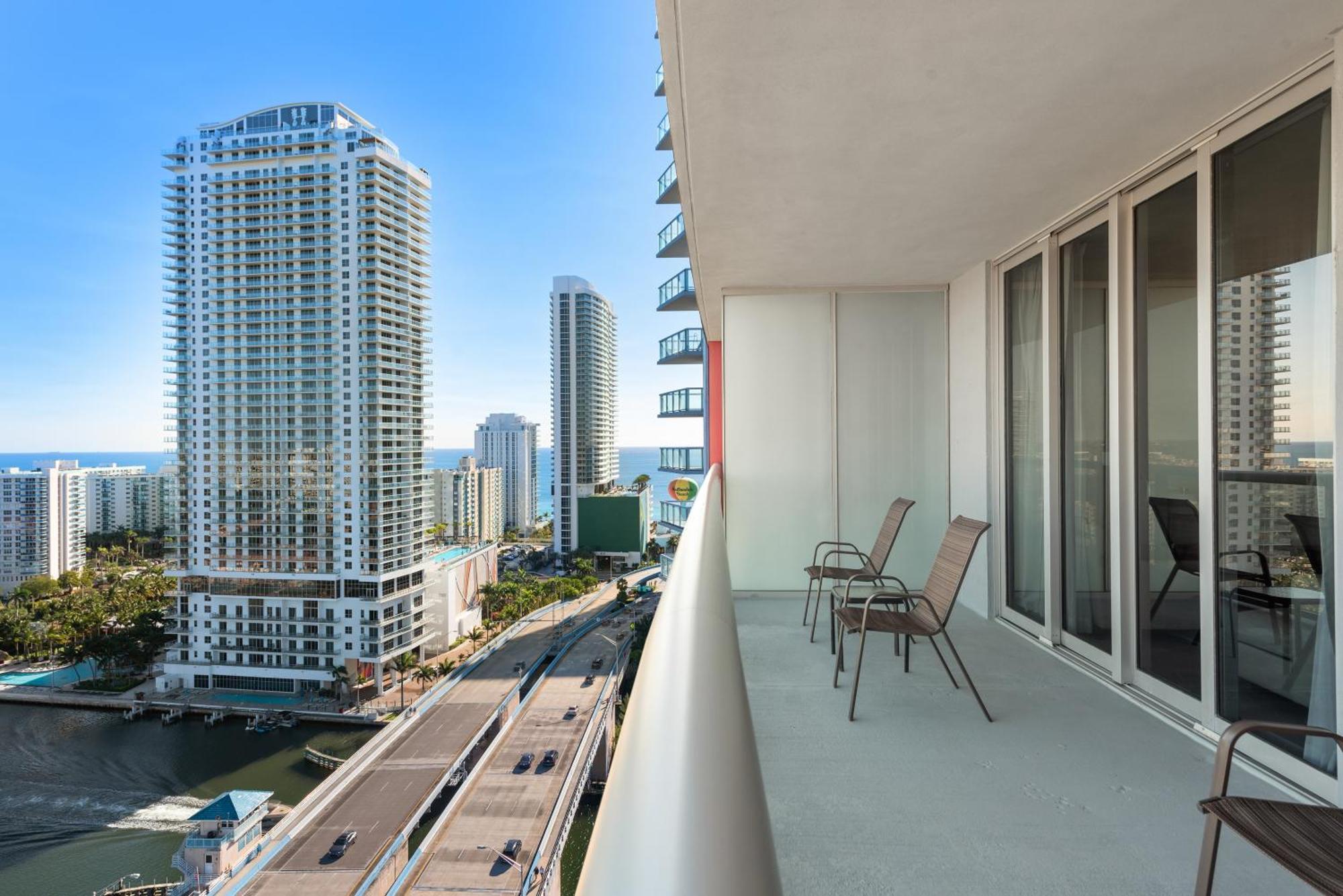 Water View Building With Pool - 5-min Walk To The Aparthotel