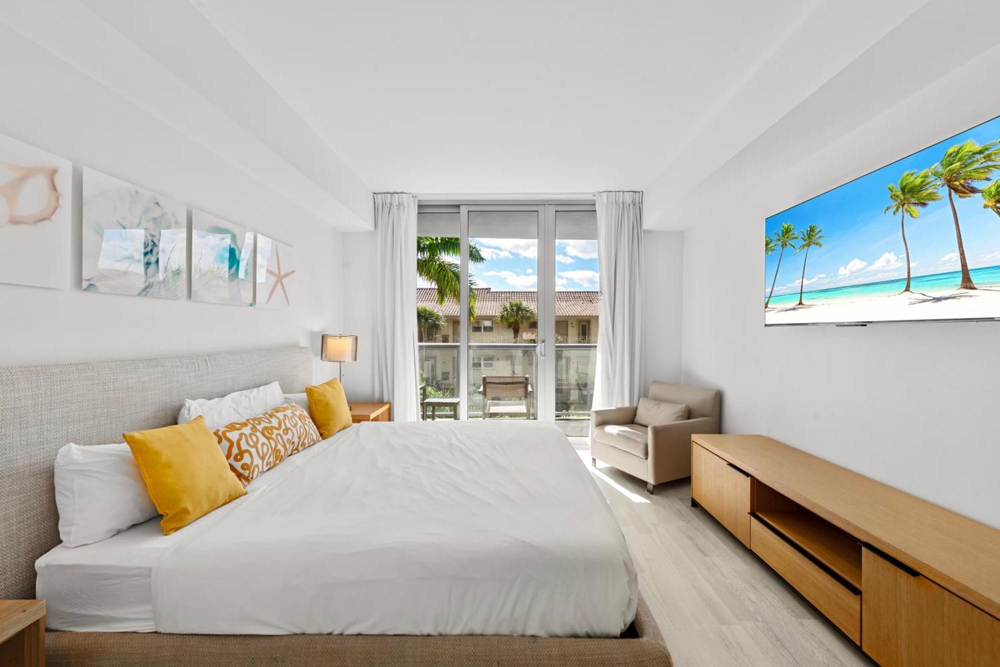 Water View Building With Pool - 5-min Walk To The Aparthotel Hallandale Beach