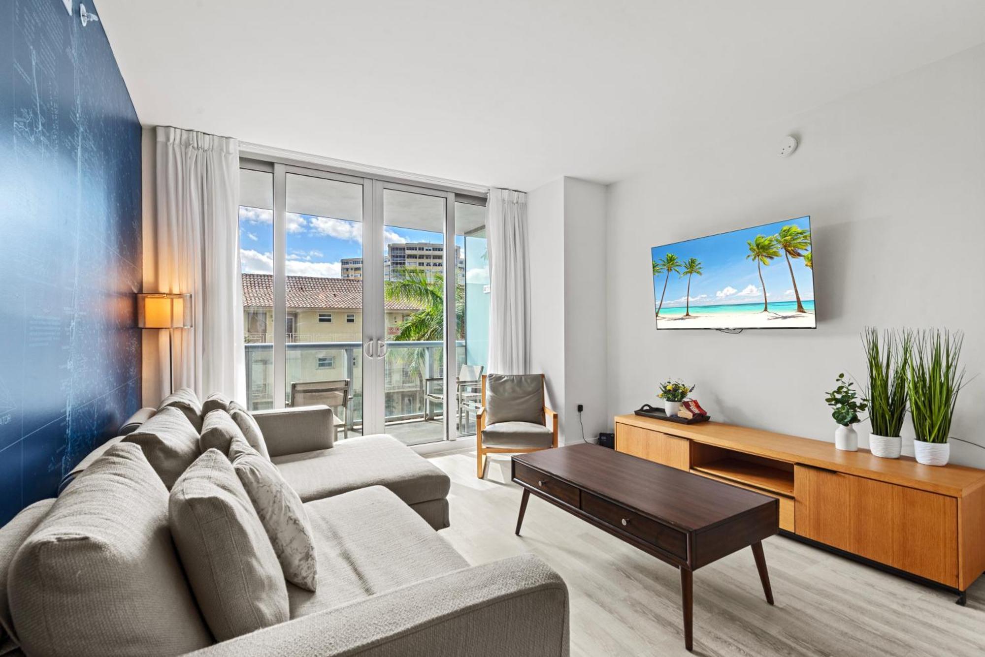 Water View Building With Pool - 5-min Walk To The *