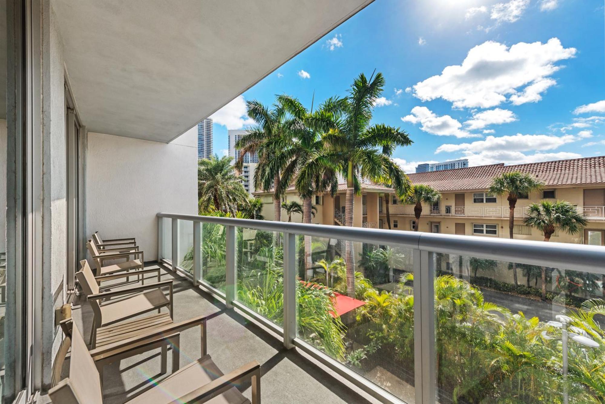 Aparthotel Water View Building With Pool - 5-min Walk To The *