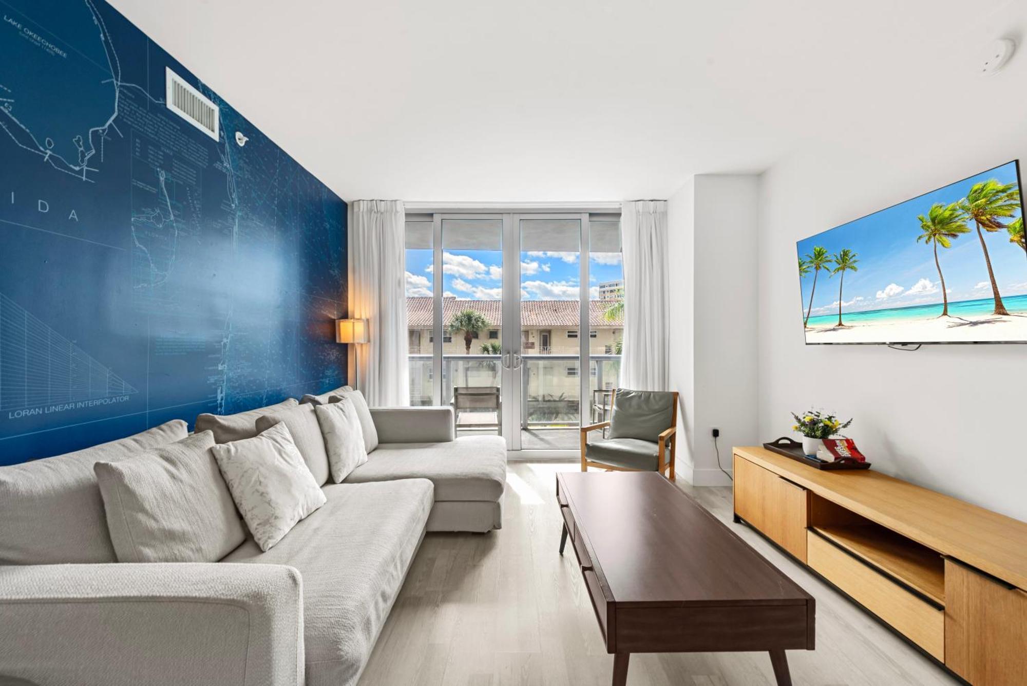 Water View Building With Pool - 5-min Walk To The *