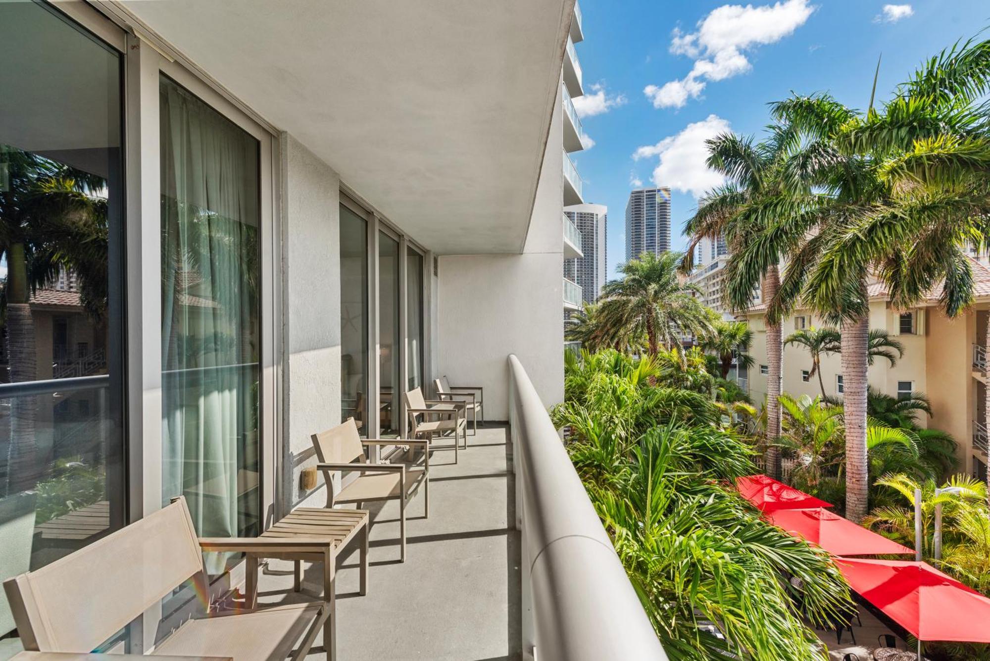 Aparthotel Water View Building With Pool - 5-min Walk To The *