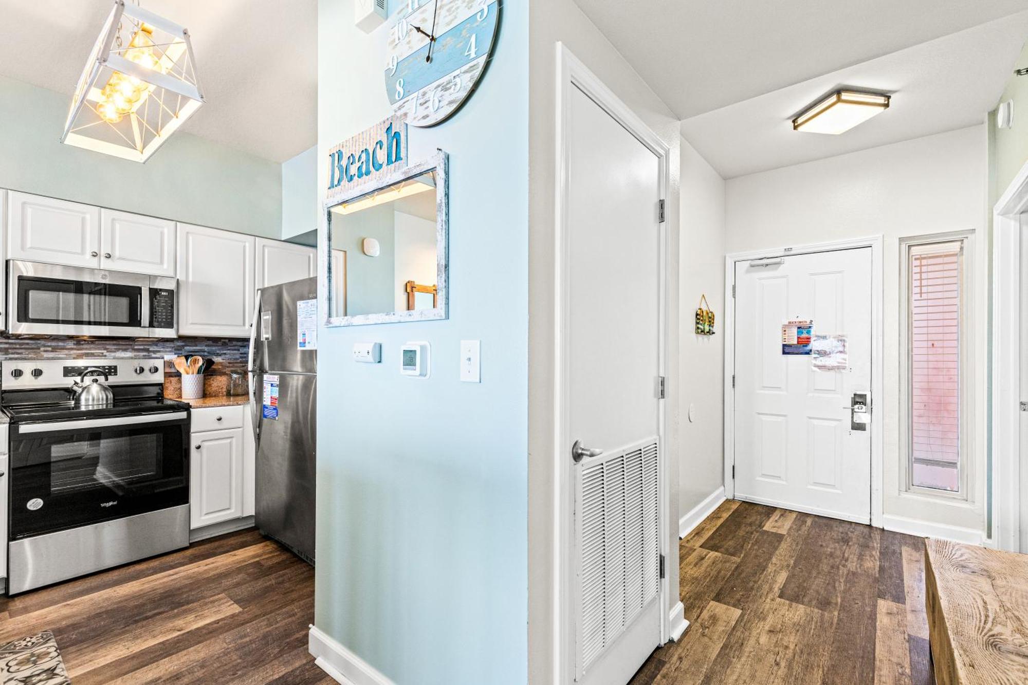 Pelican's Pointe At The Shores Apartment