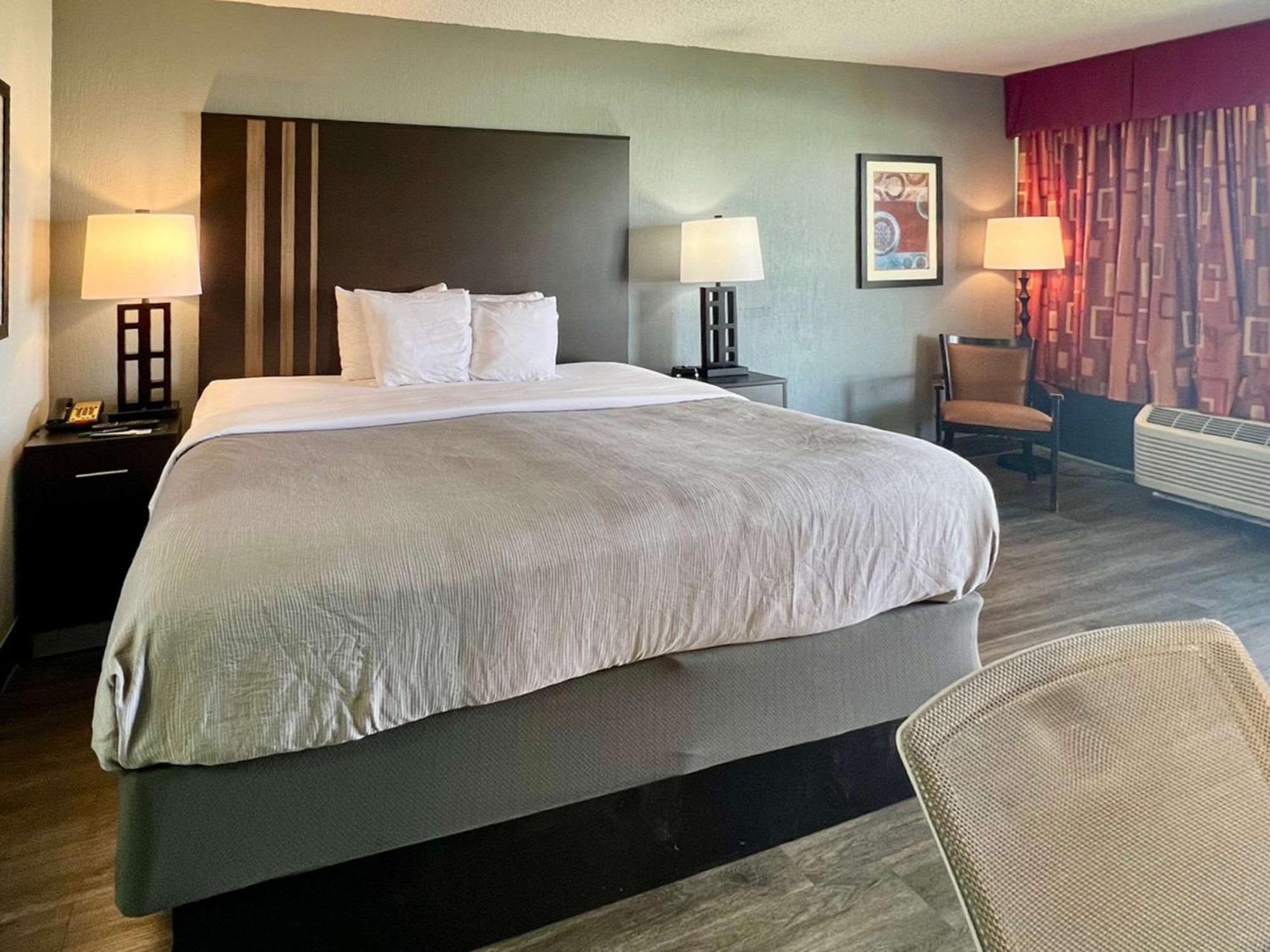 Hotel Quality & Bayside Near Pensacola Gulf Breeze