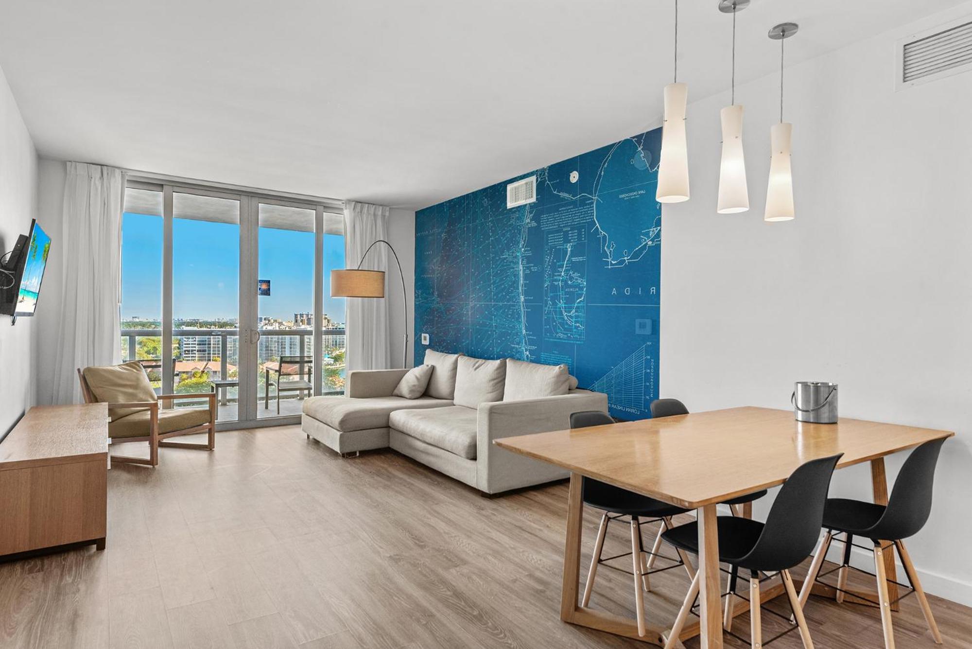 Aparthotel Water View Building With Pool - 5-min Walk To The