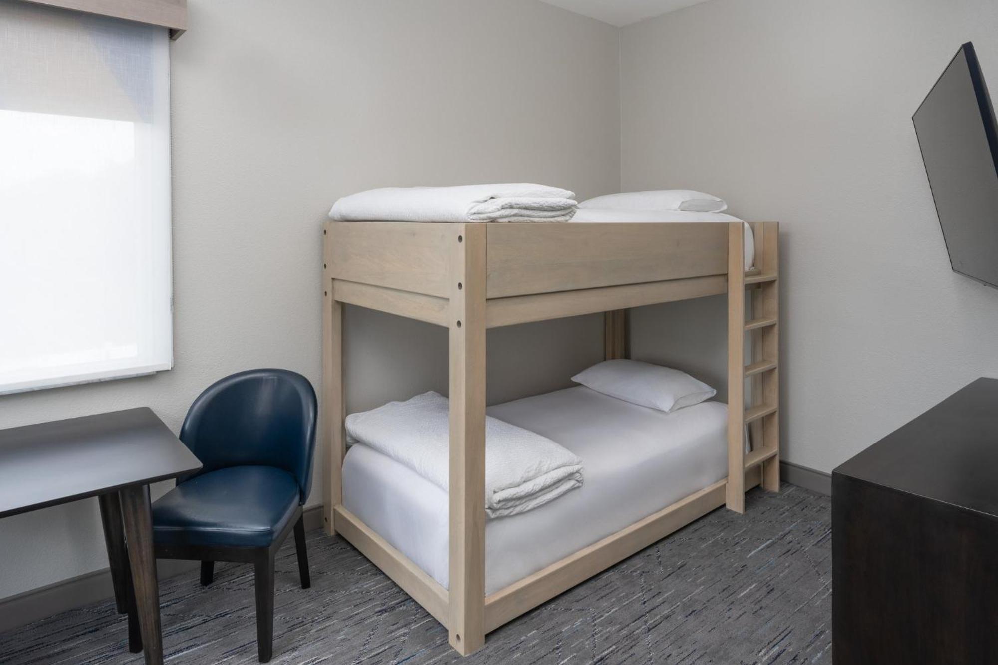 Hotel Express & International Airport By Ihg Orlando