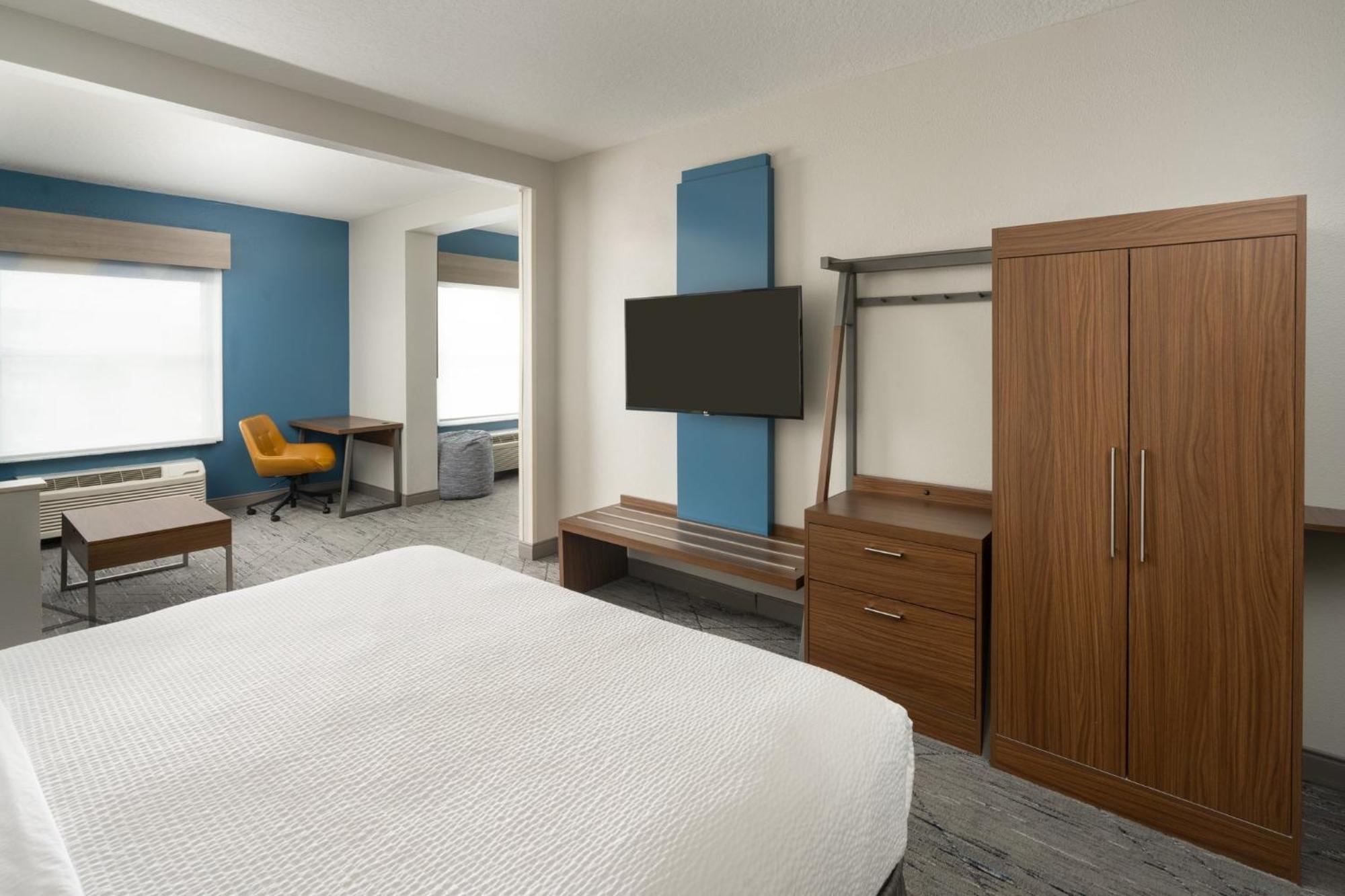 Express & International Airport By Ihg