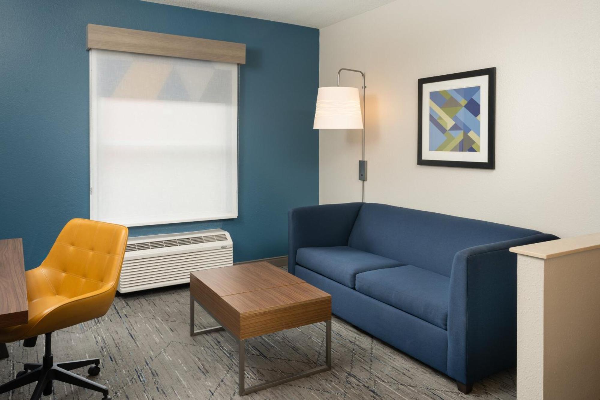 Hotel Express & International Airport By Ihg
