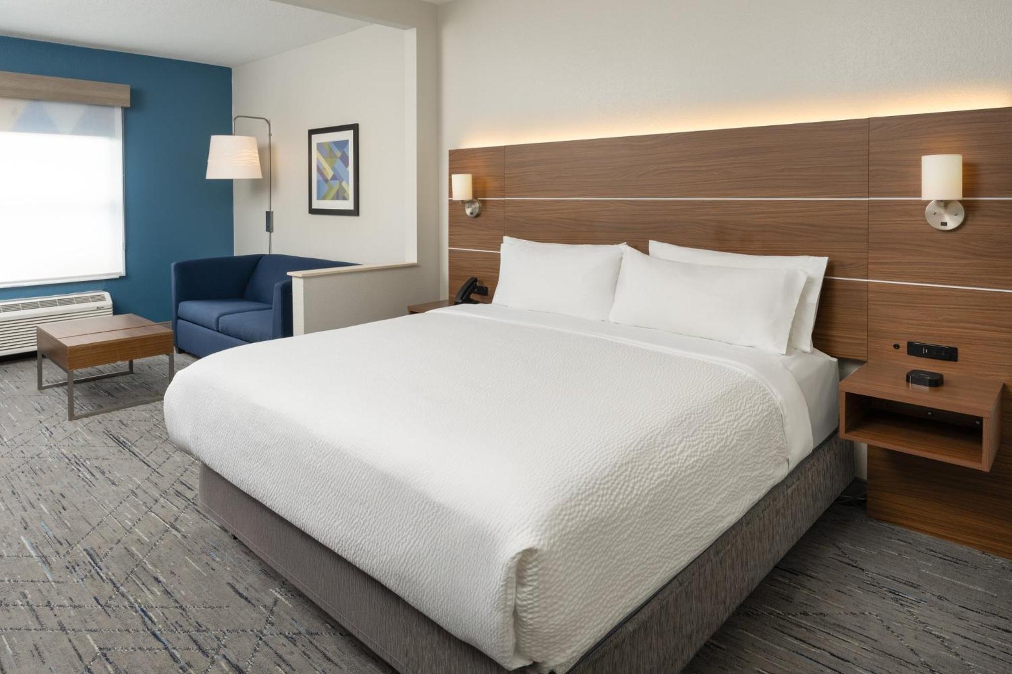 Express & International Airport By Ihg