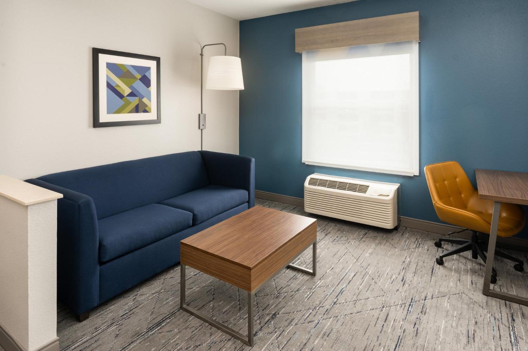 Hotel Express & International Airport By Ihg