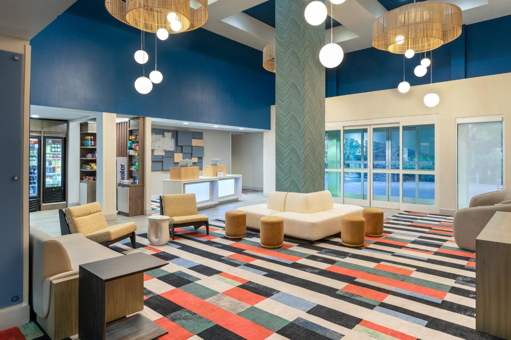 Express & International Airport By Ihg 2*