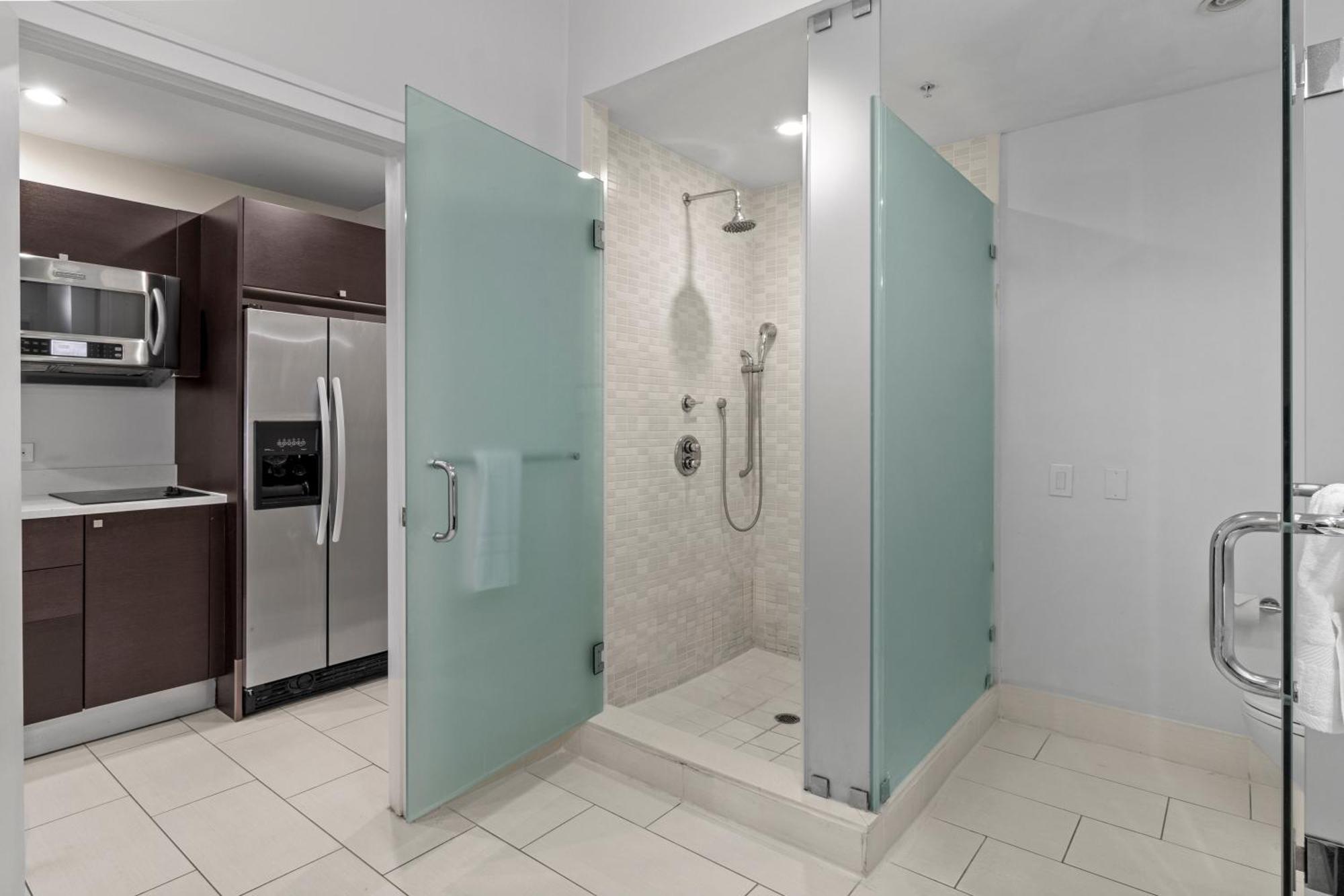 Hotel Provident At The Blue Doral