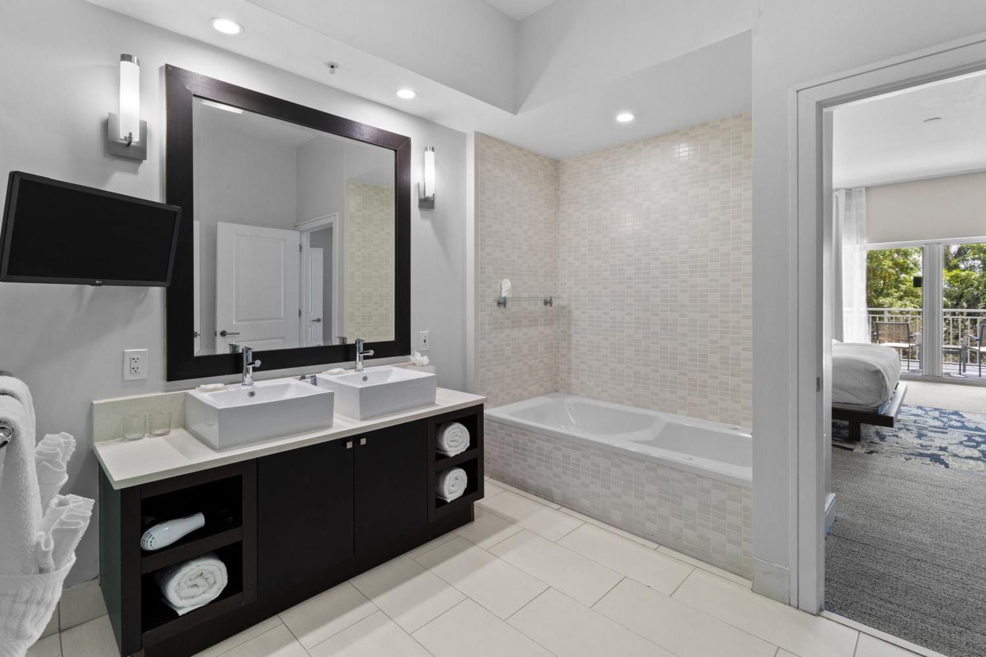 Hotel Provident At The Blue 4*