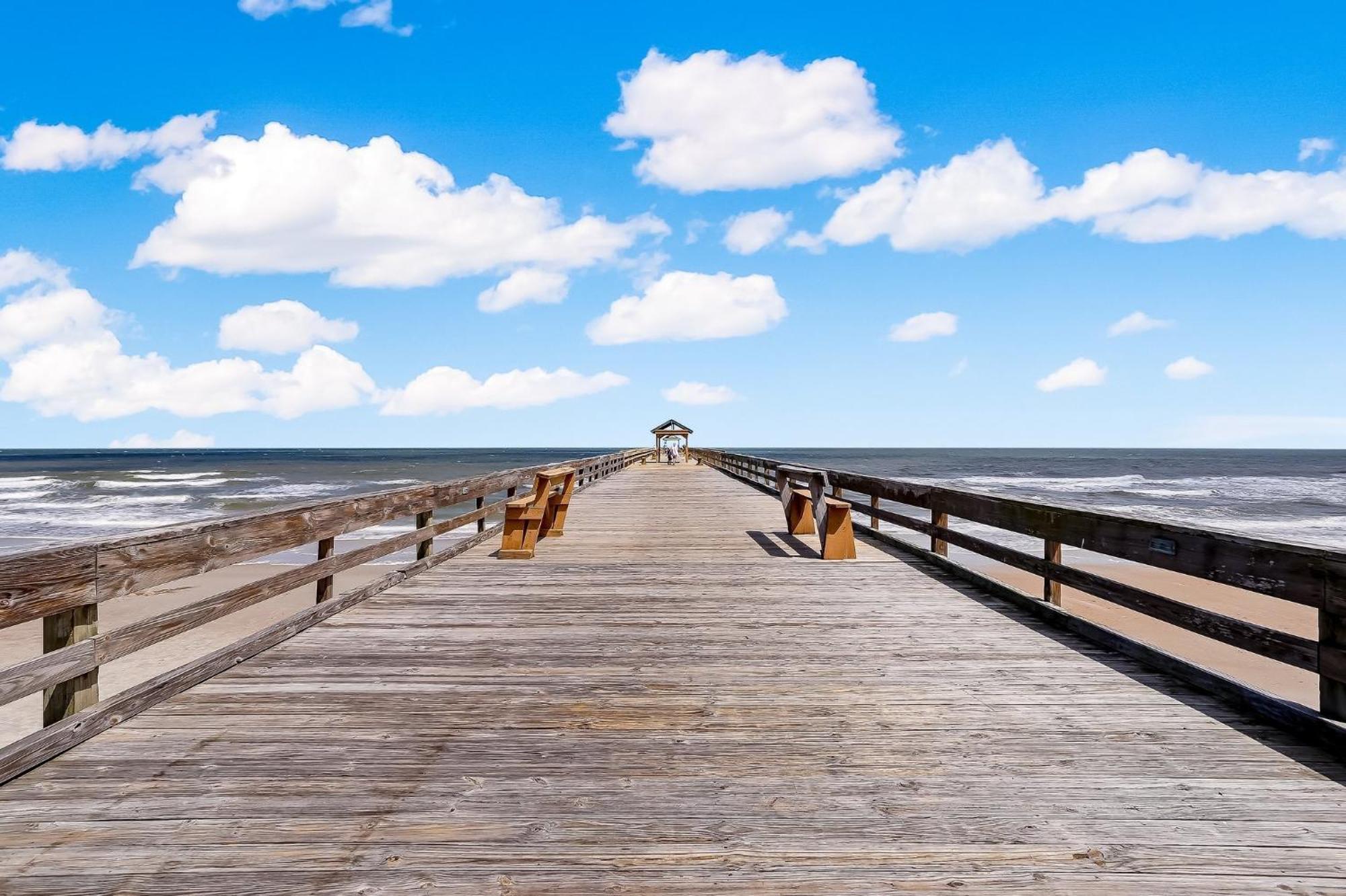 Steps To Oceanside Apartment