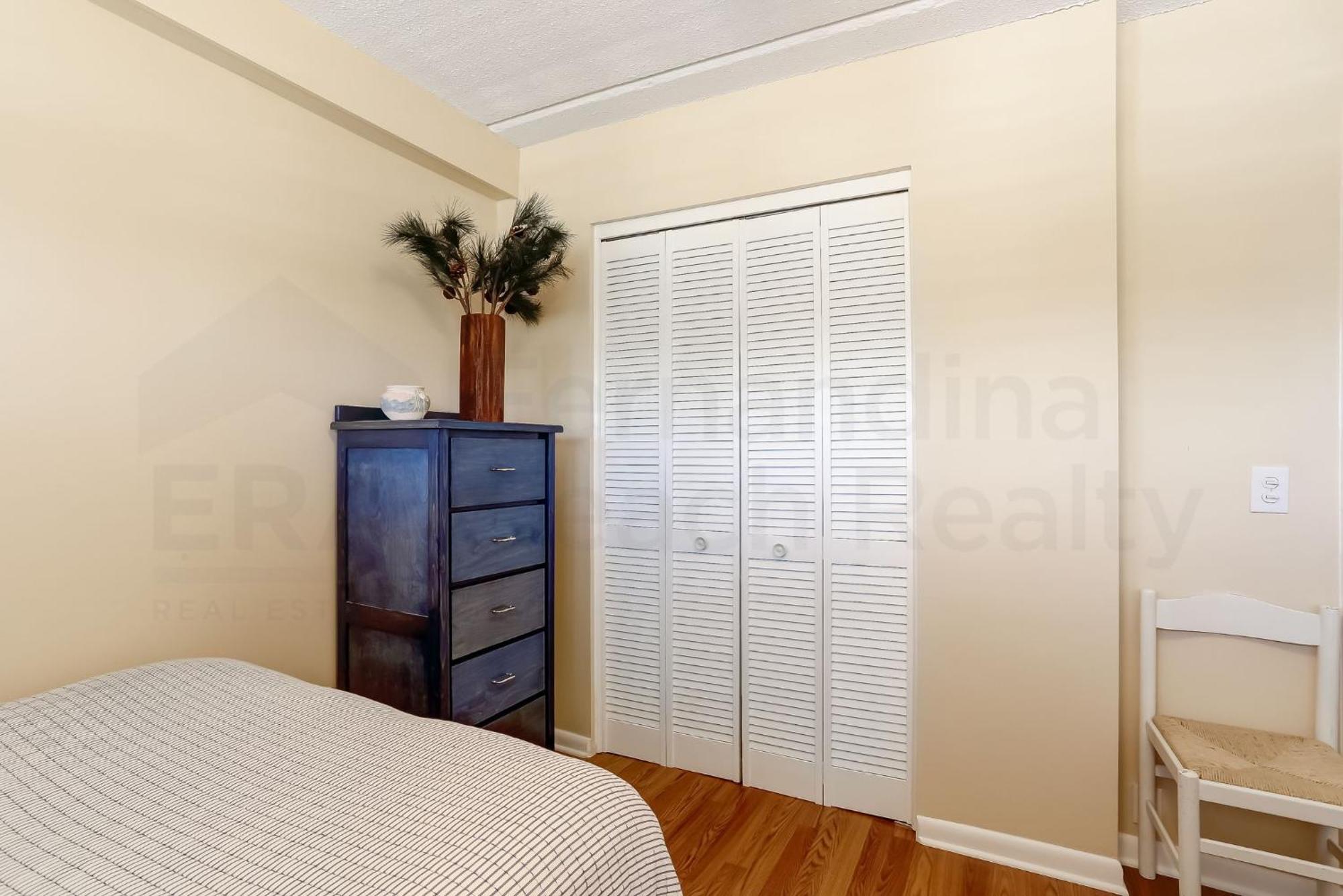 Steps To Oceanside Apartment