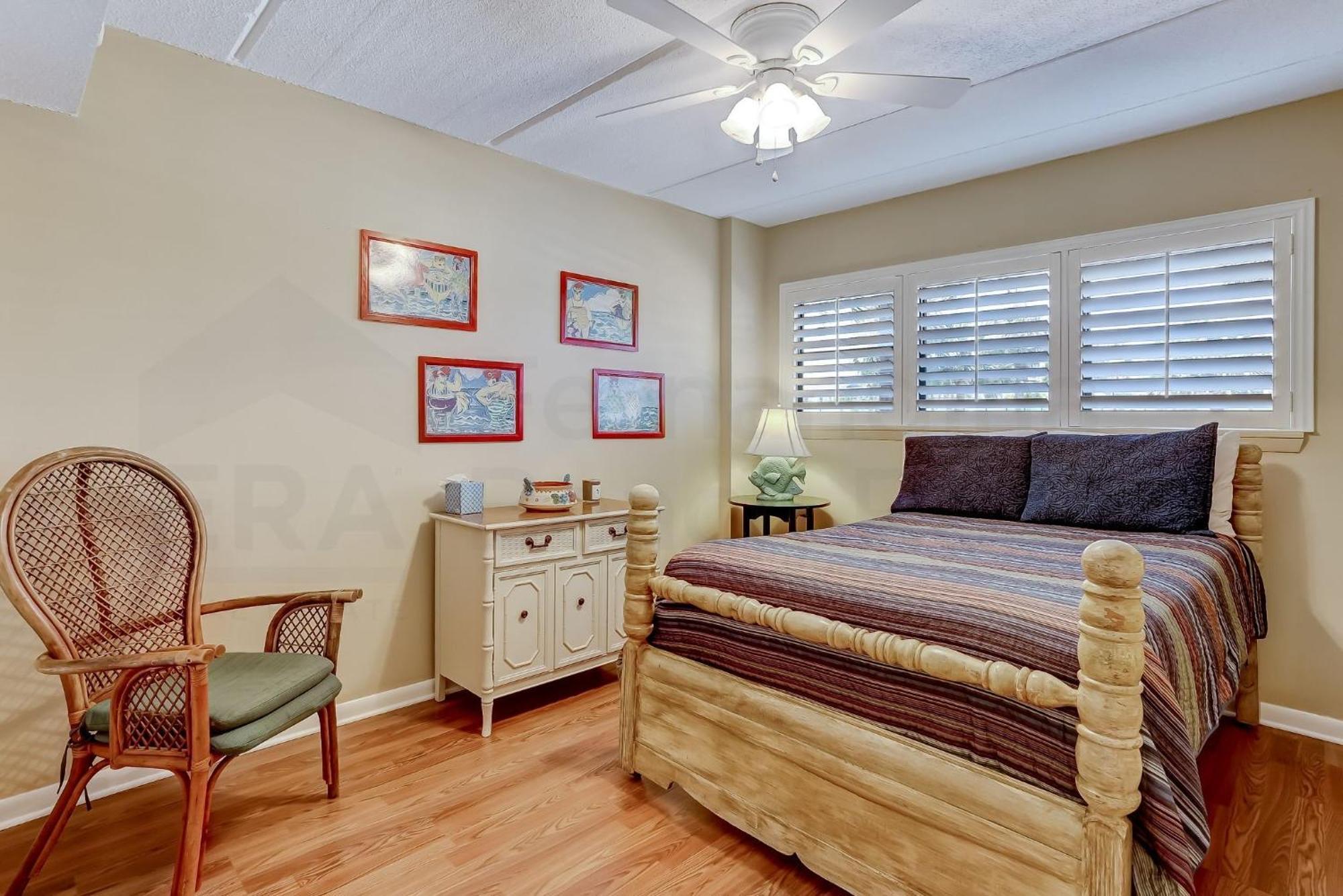 Steps To Oceanside Apartment *